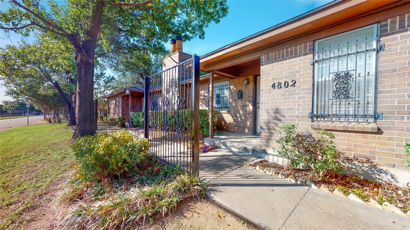 4800 Wellesley Avenue Fort Worth TX 76107