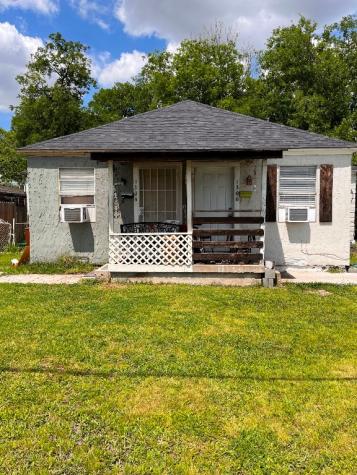 1304 Small Street Grand Prairie TX 75050