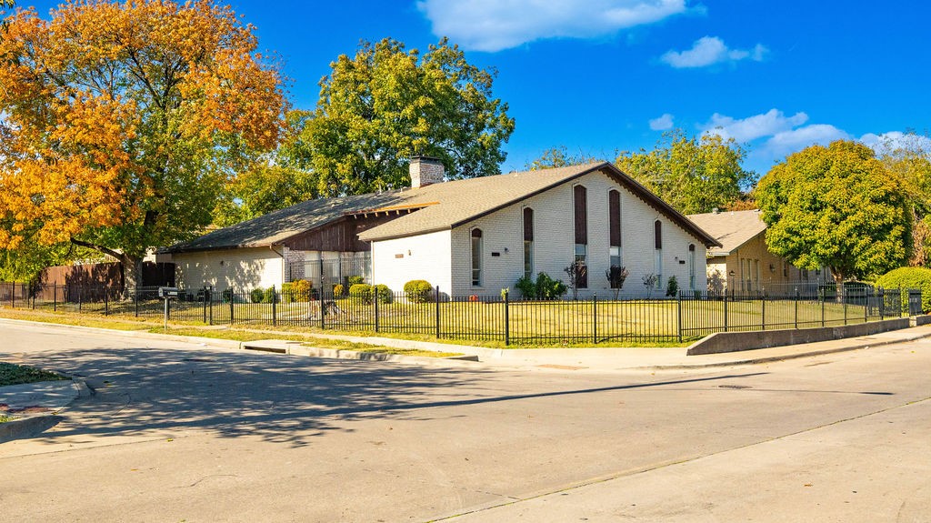 13351 Kit Lane Dallas TX 75240