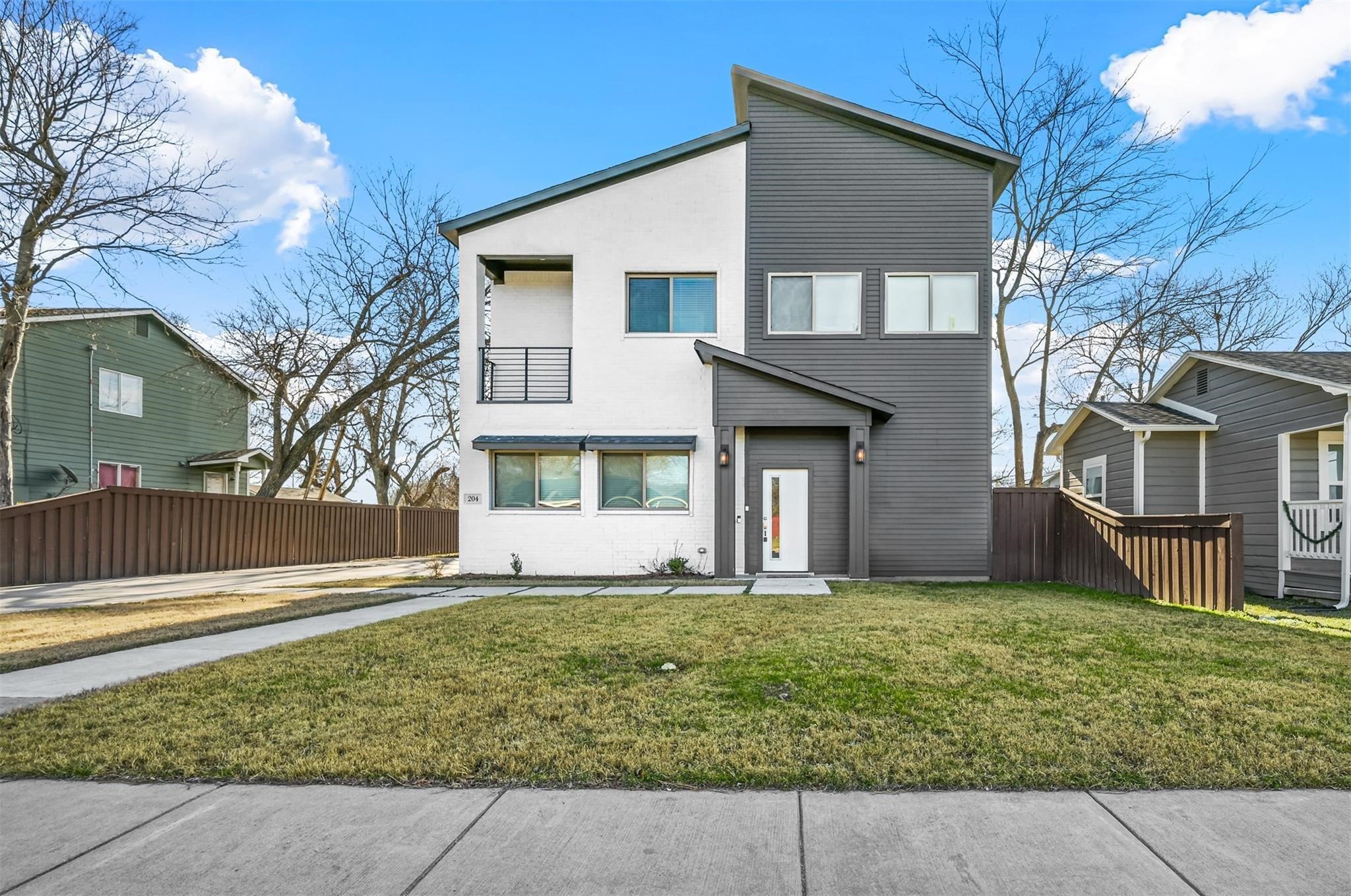 204 N Getzandaner Street Waxahachie TX 75165