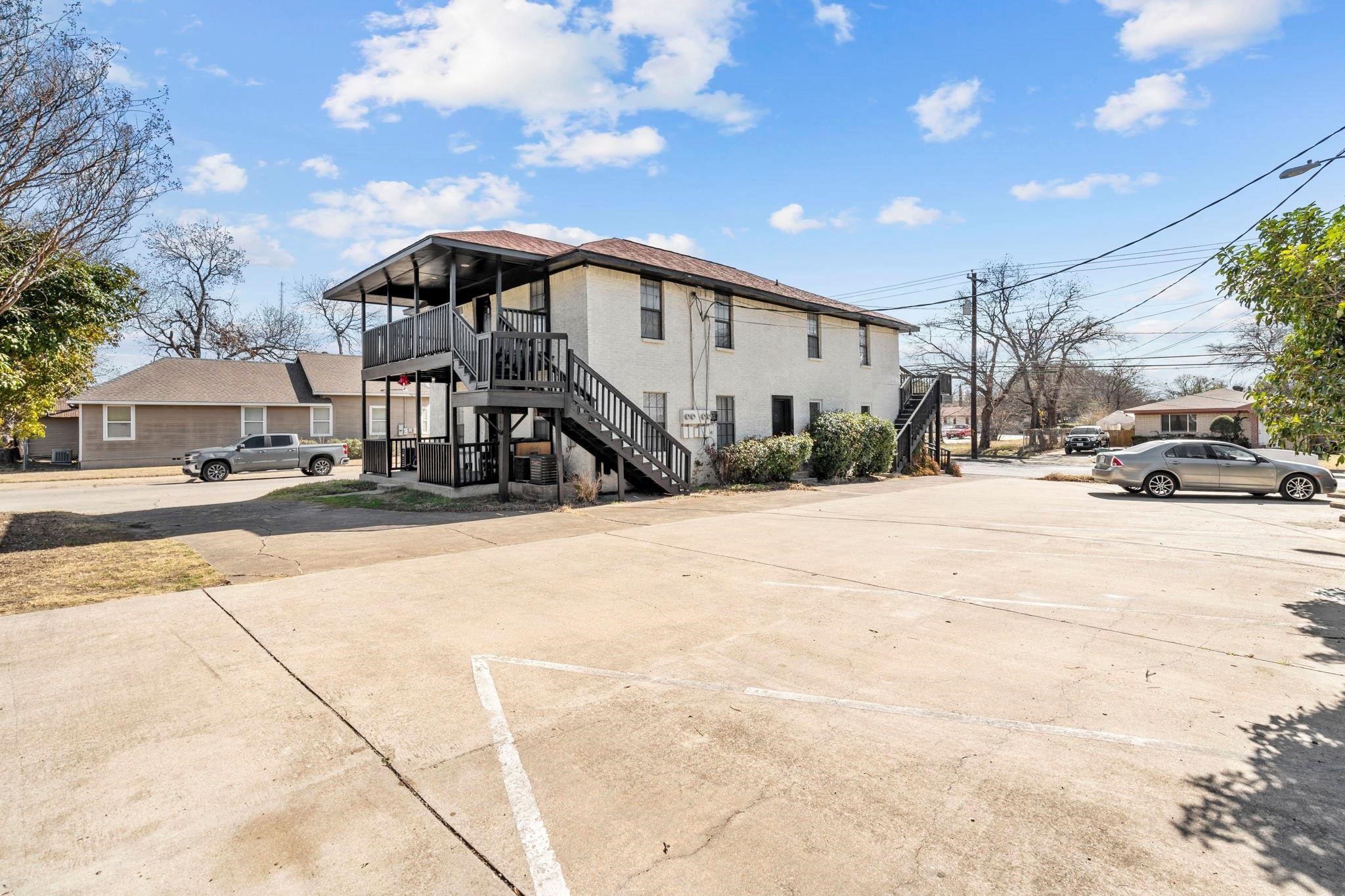 1029 E Hickory Street Denton TX 76205