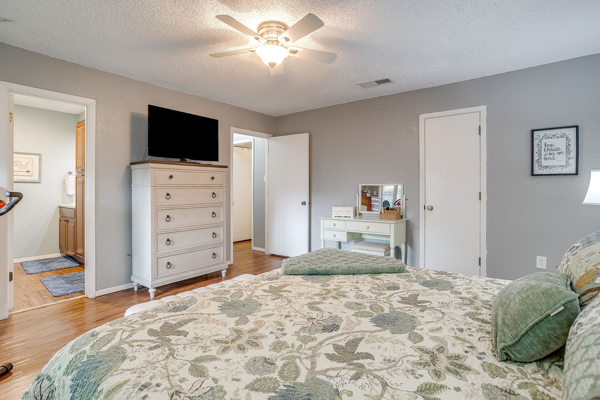 5011 Ledgestone Drive Fort Worth TX 76132
