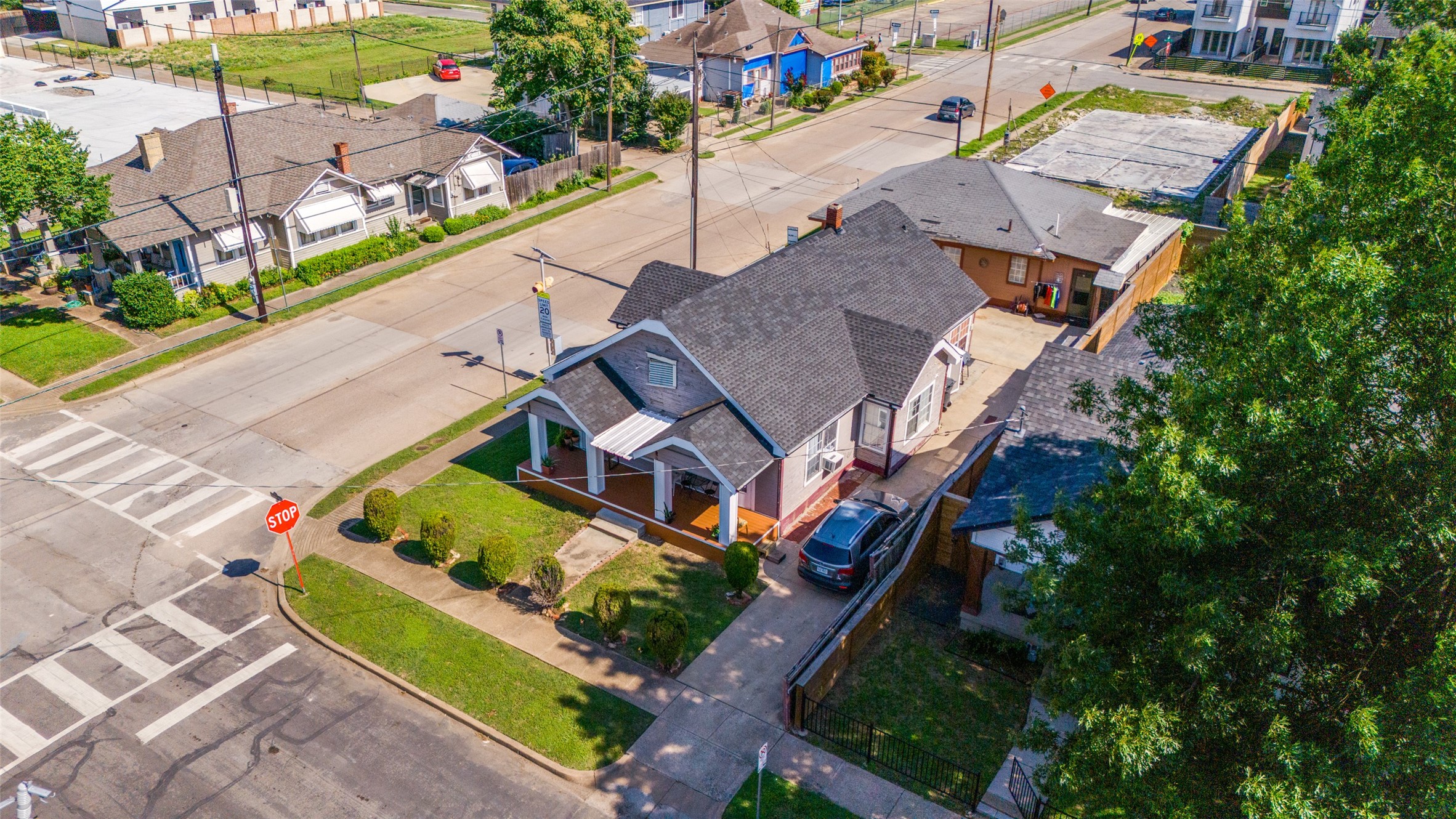 600 W 8th Street Dallas TX 75208