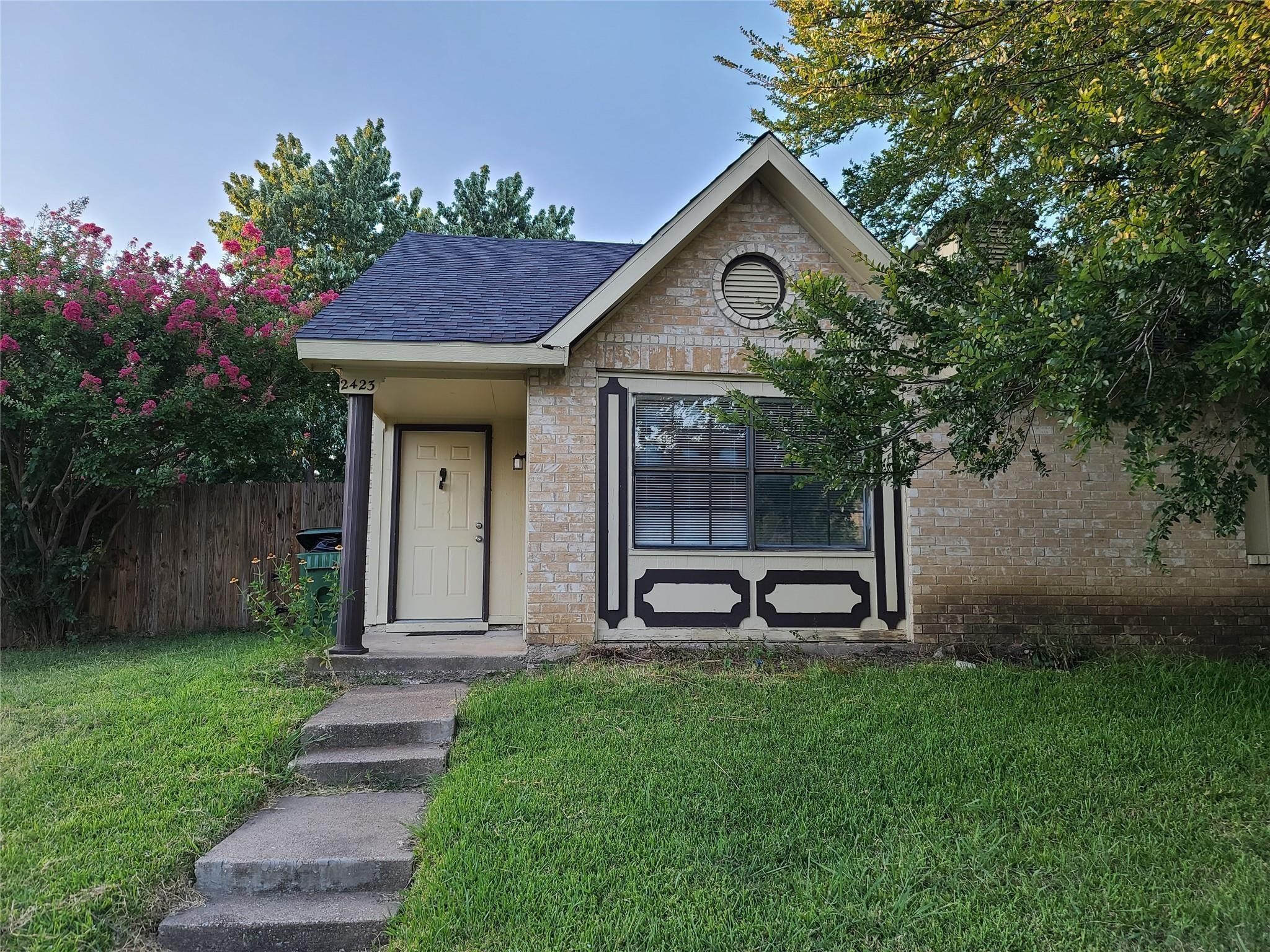 2423 Limestone Drive Arlington TX 76014