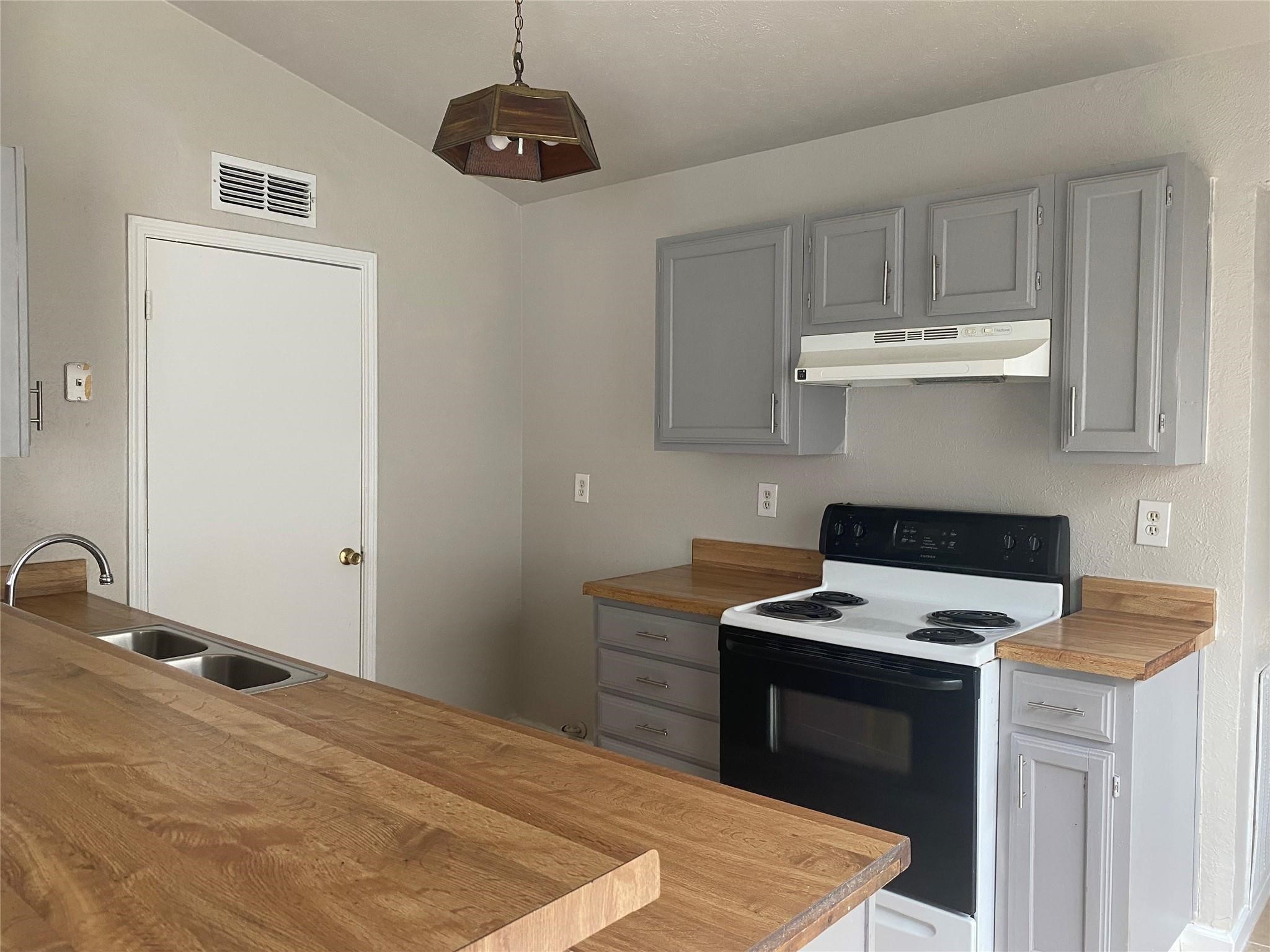 2423 Limestone Drive Arlington TX 76014