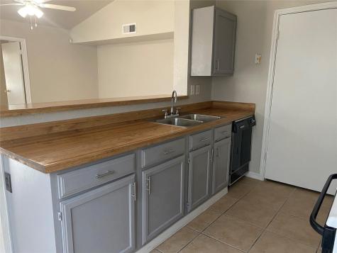 2423 Limestone Drive Arlington TX 76014