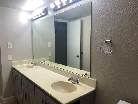 2423 Limestone Drive Arlington TX 76014
