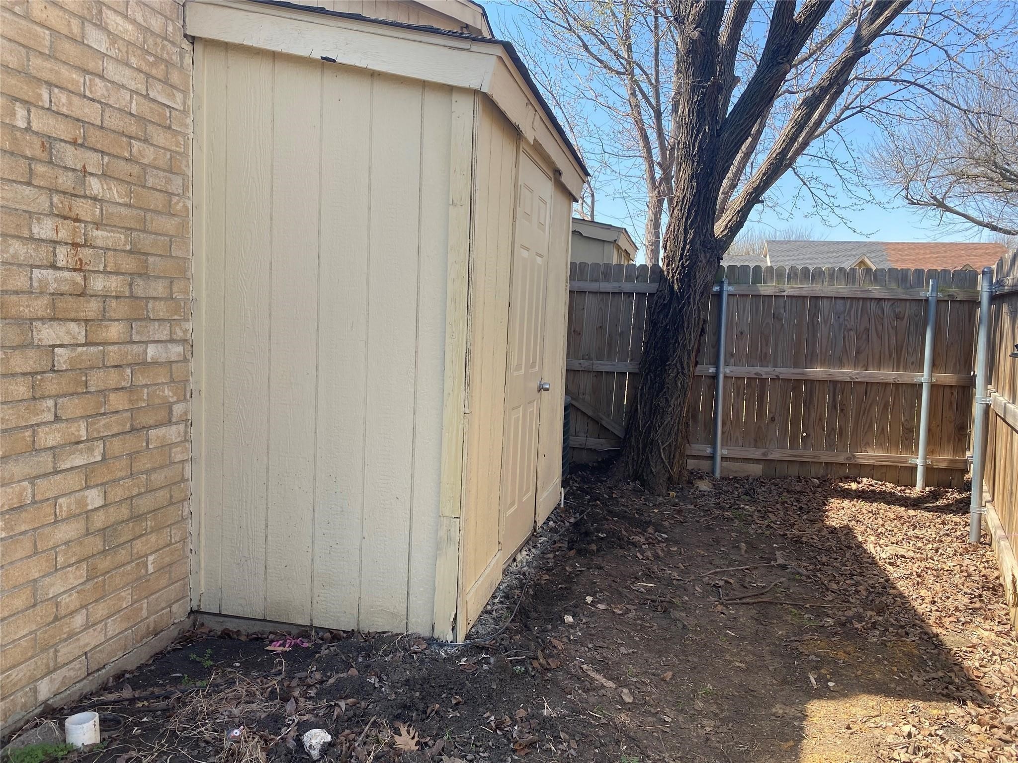 2423 Limestone Drive Arlington TX 76014