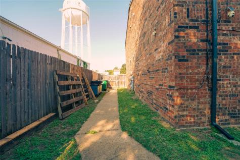 104 N Heights Drive Crowley TX 76036