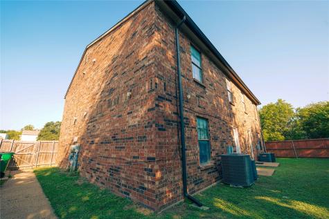 104 N Heights Drive Crowley TX 76036