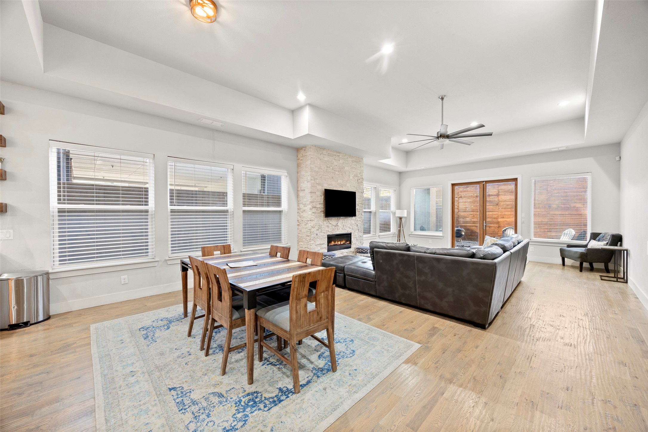 2009/2011 N Prairie Avenue Dallas TX 75204