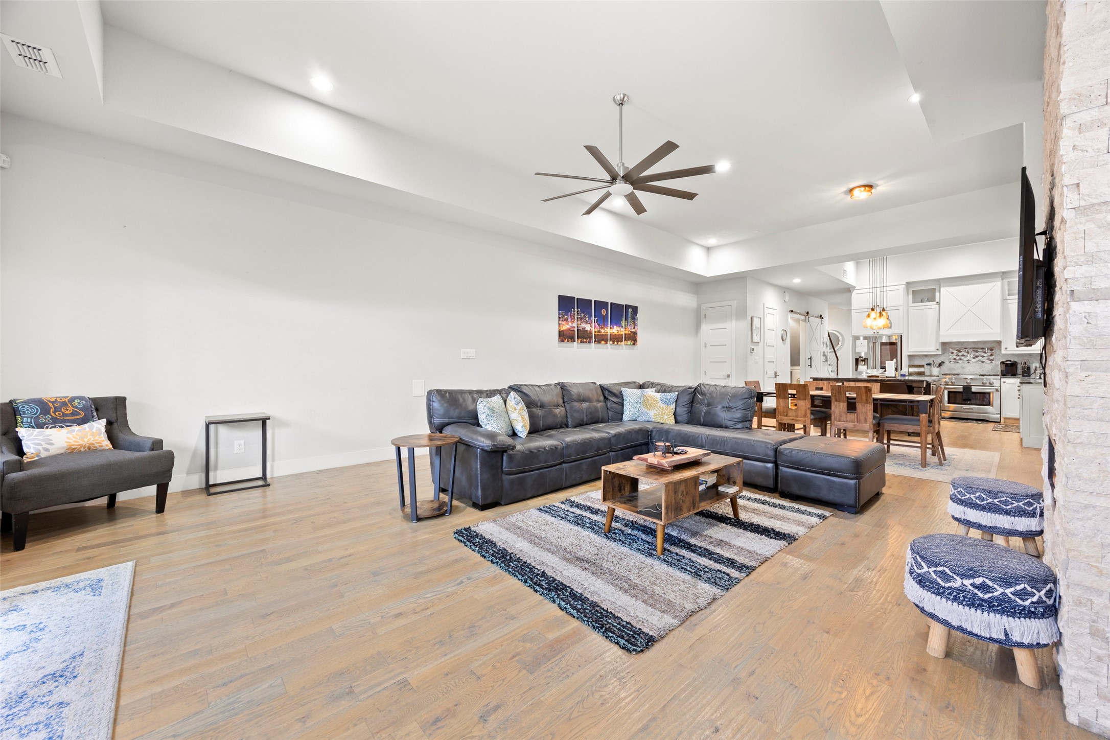 2009/2011 N Prairie Avenue Dallas TX 75204