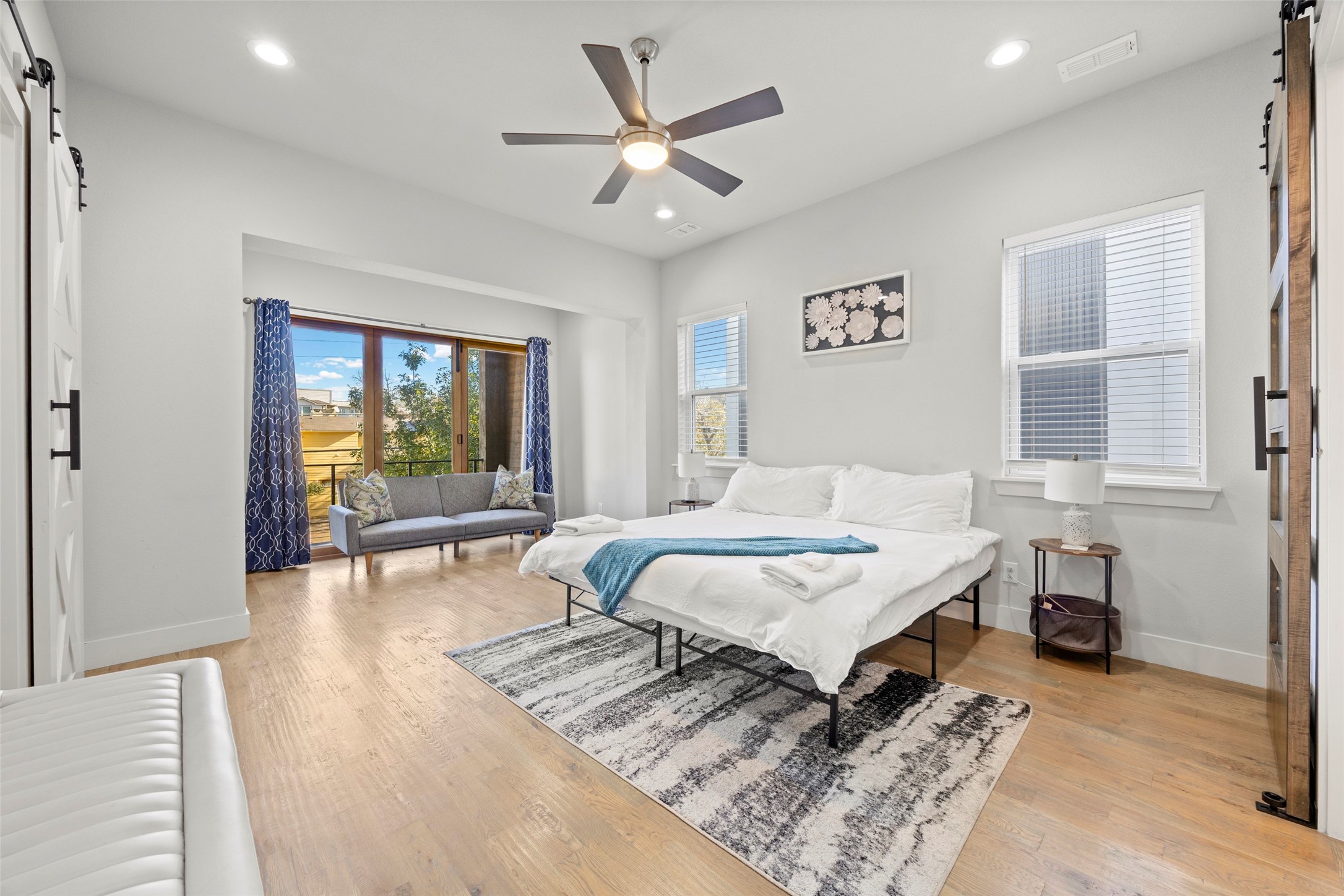 2009/2011 N Prairie Avenue Dallas TX 75204