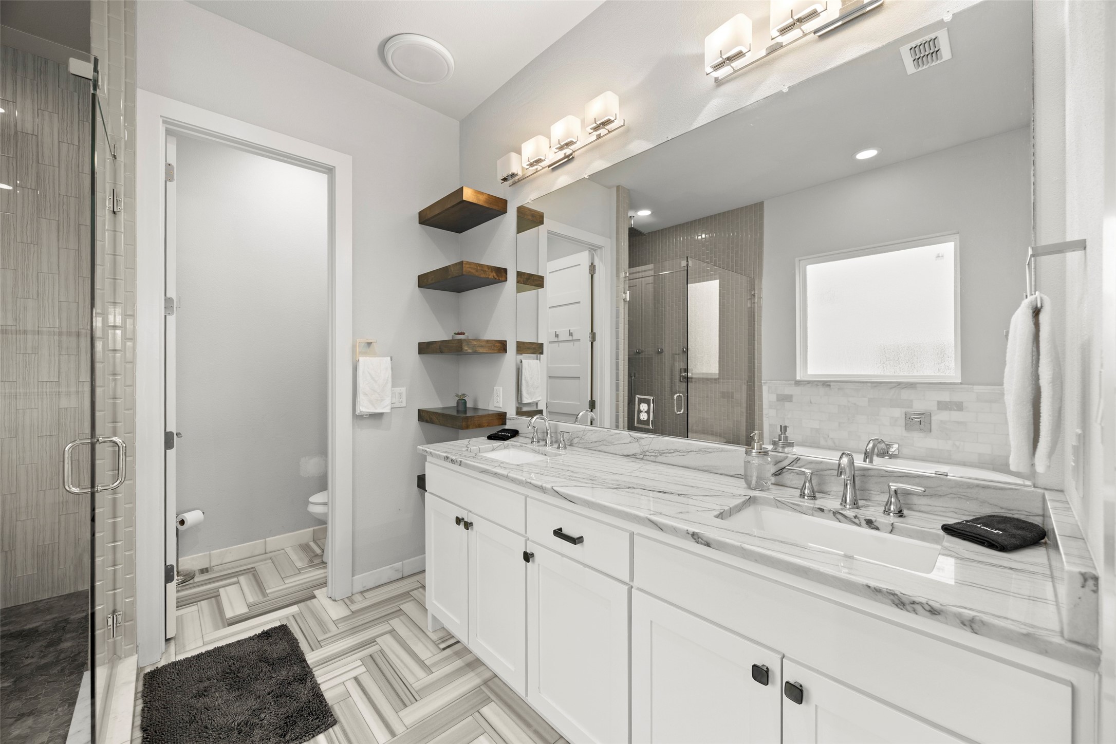 2009/2011 N Prairie Avenue Dallas TX 75204