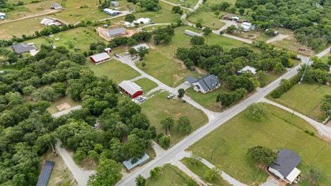 137 County Road 3351 Paradise TX 76073