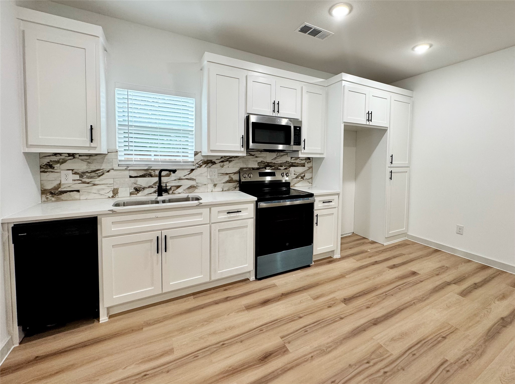 2916 Hemphill Street Greenville TX 75401