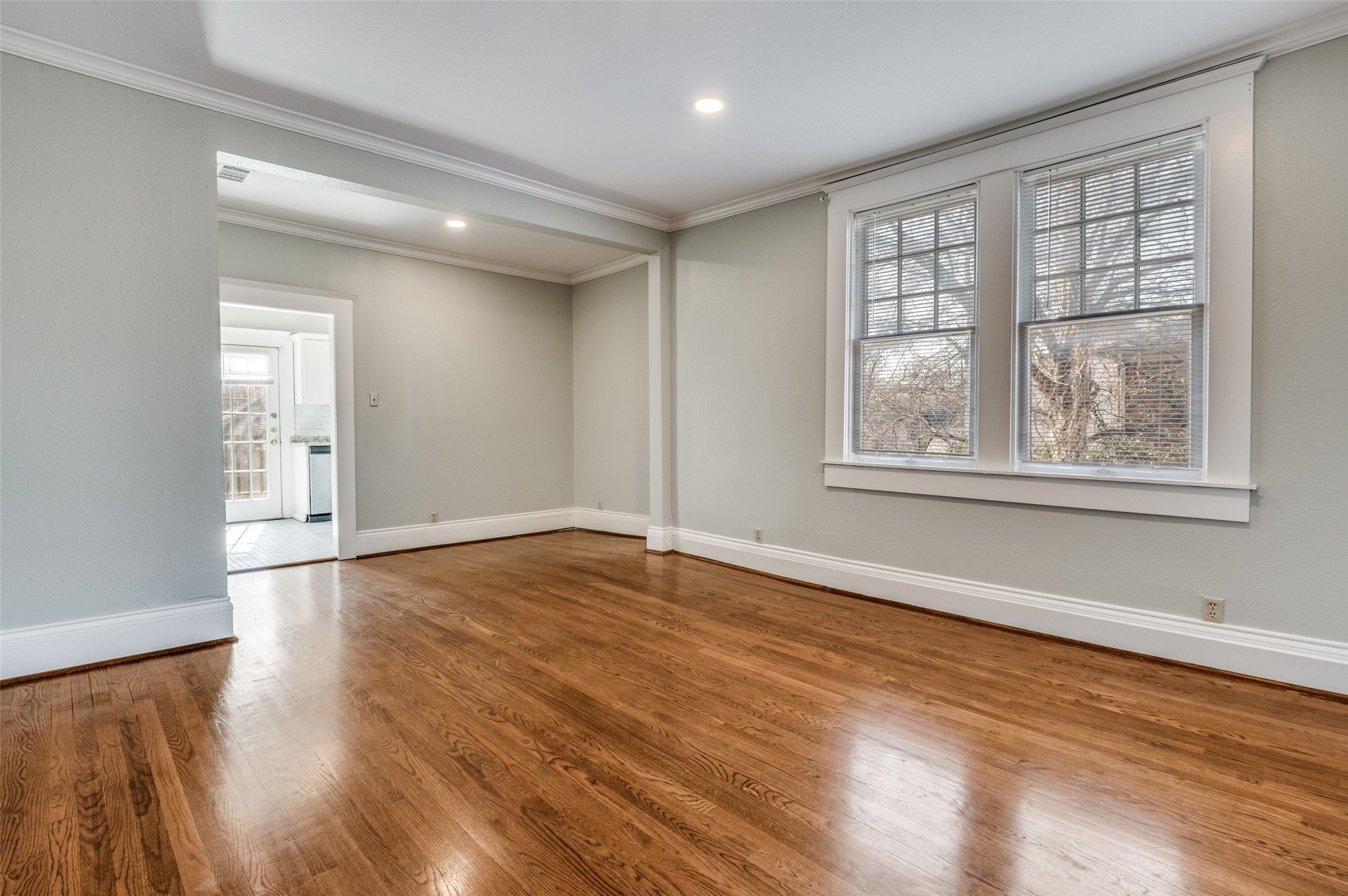 4936 Worth Street Dallas TX 75214