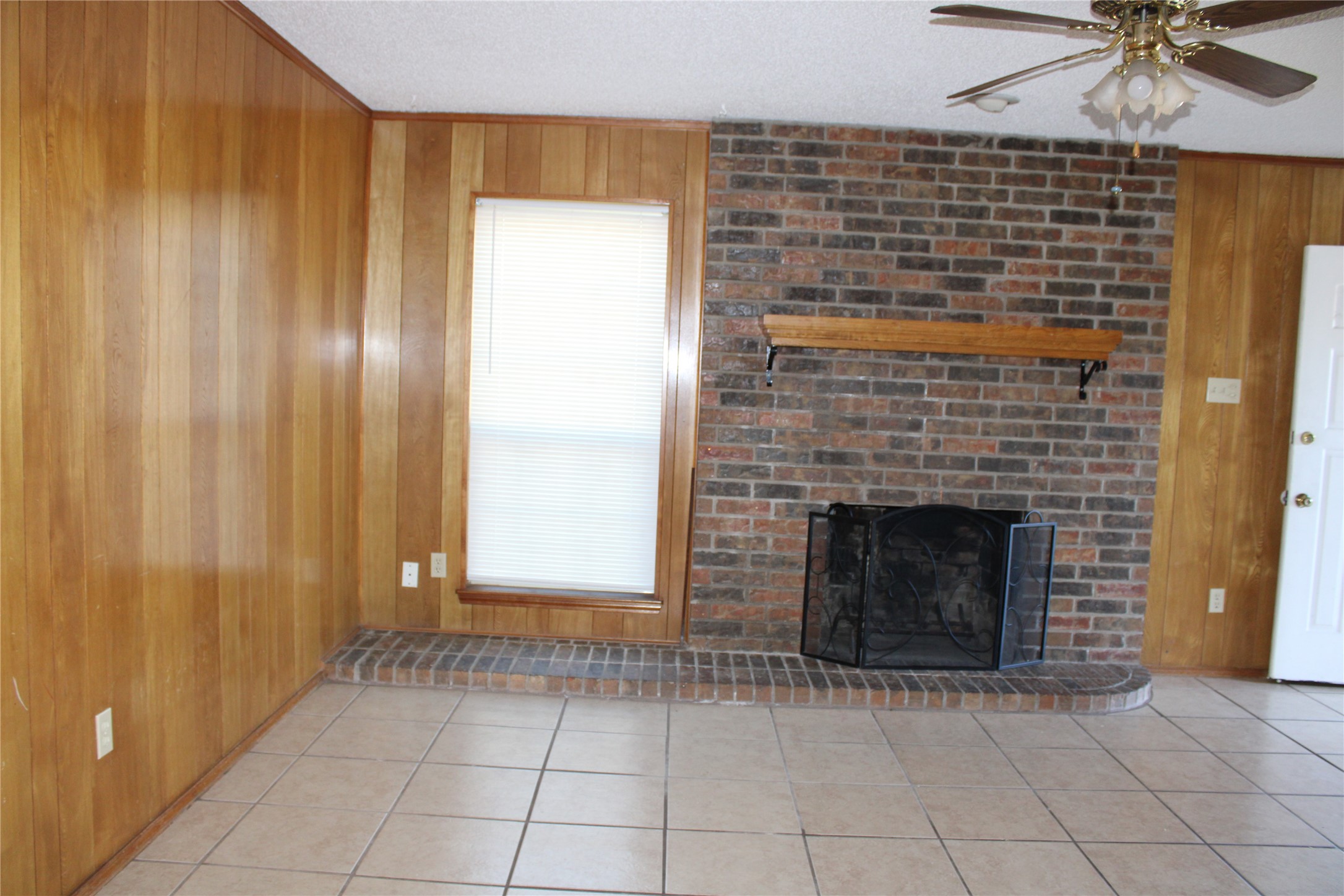 613 Renfro Street Burleson TX 76028
