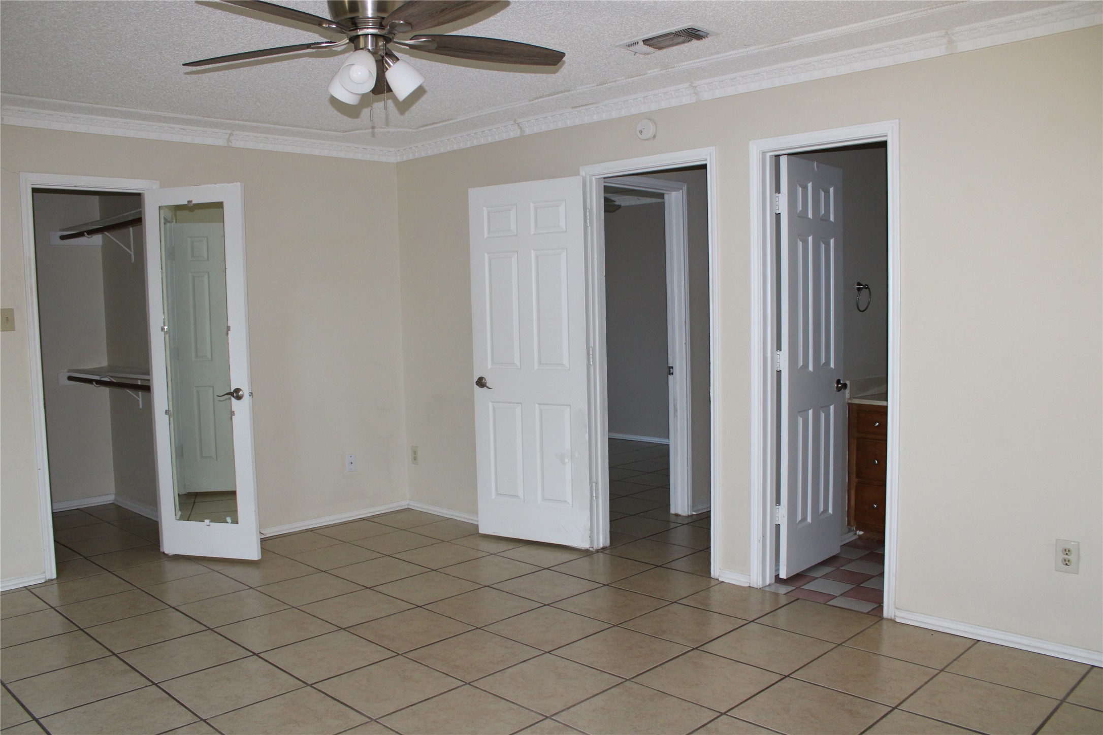 613 Renfro Street Burleson TX 76028