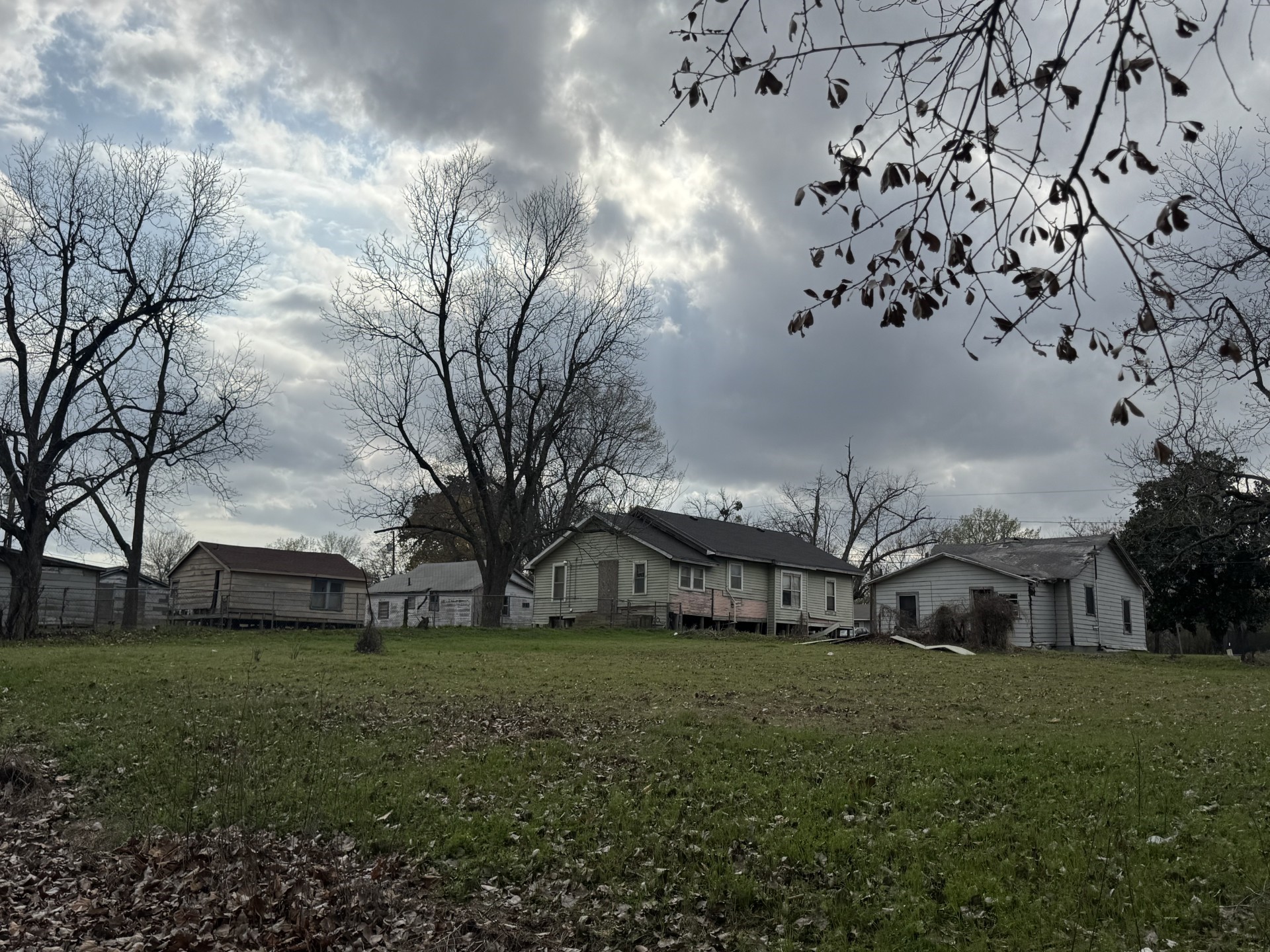 1138 Fitzhugh Paris TX 75460