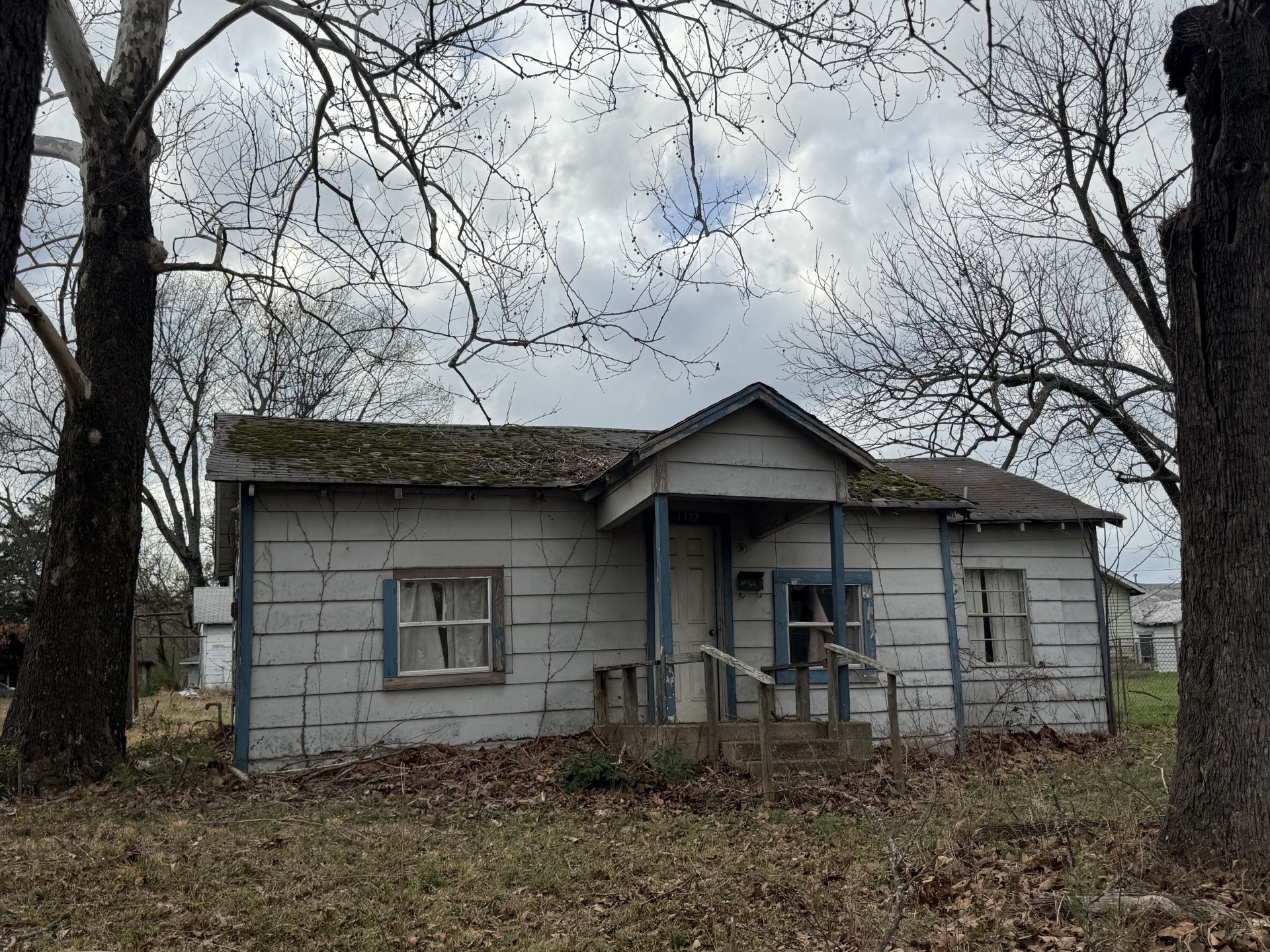 1138 Fitzhugh Paris TX 75460