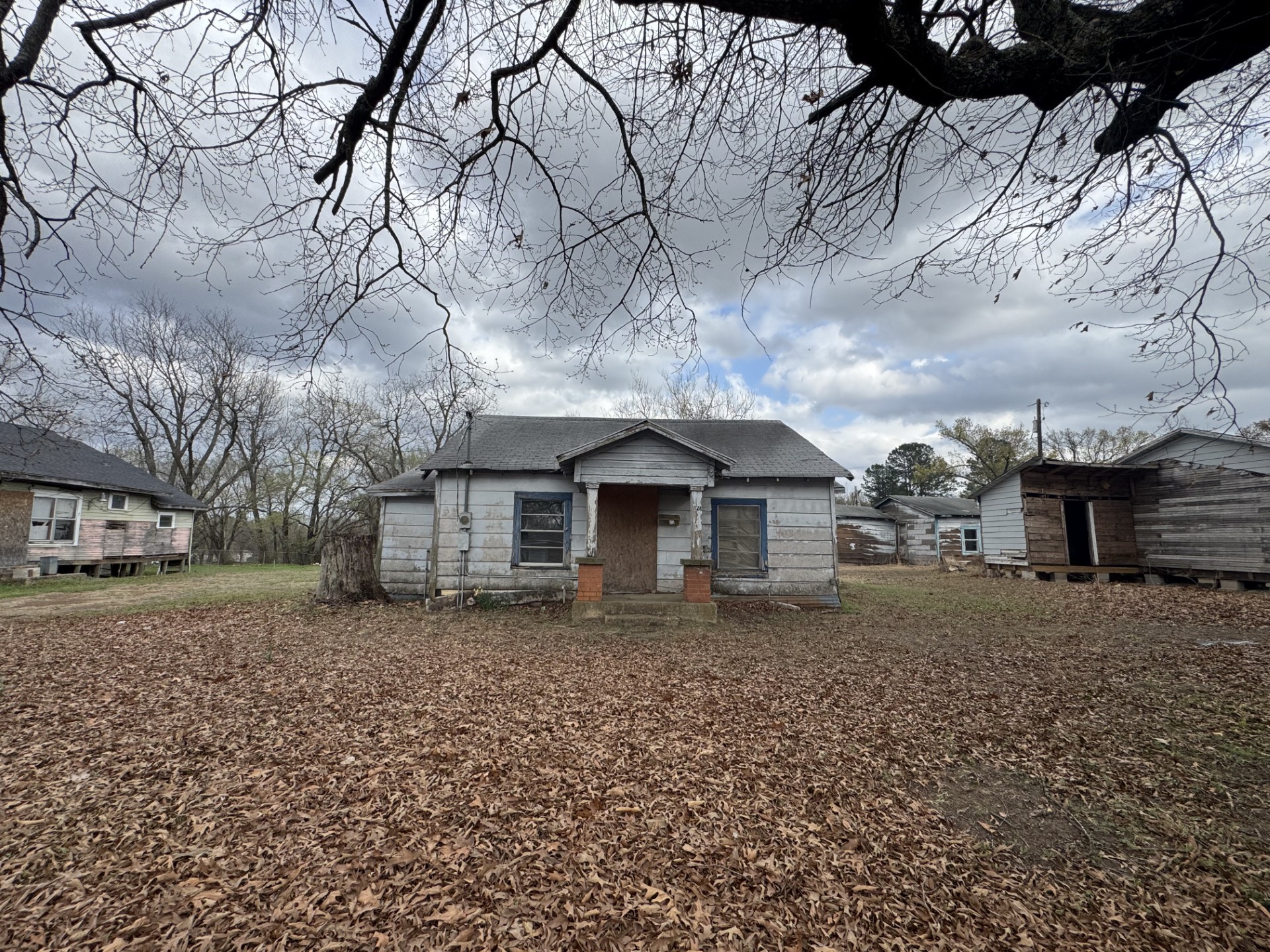 1138 Fitzhugh Paris TX 75460