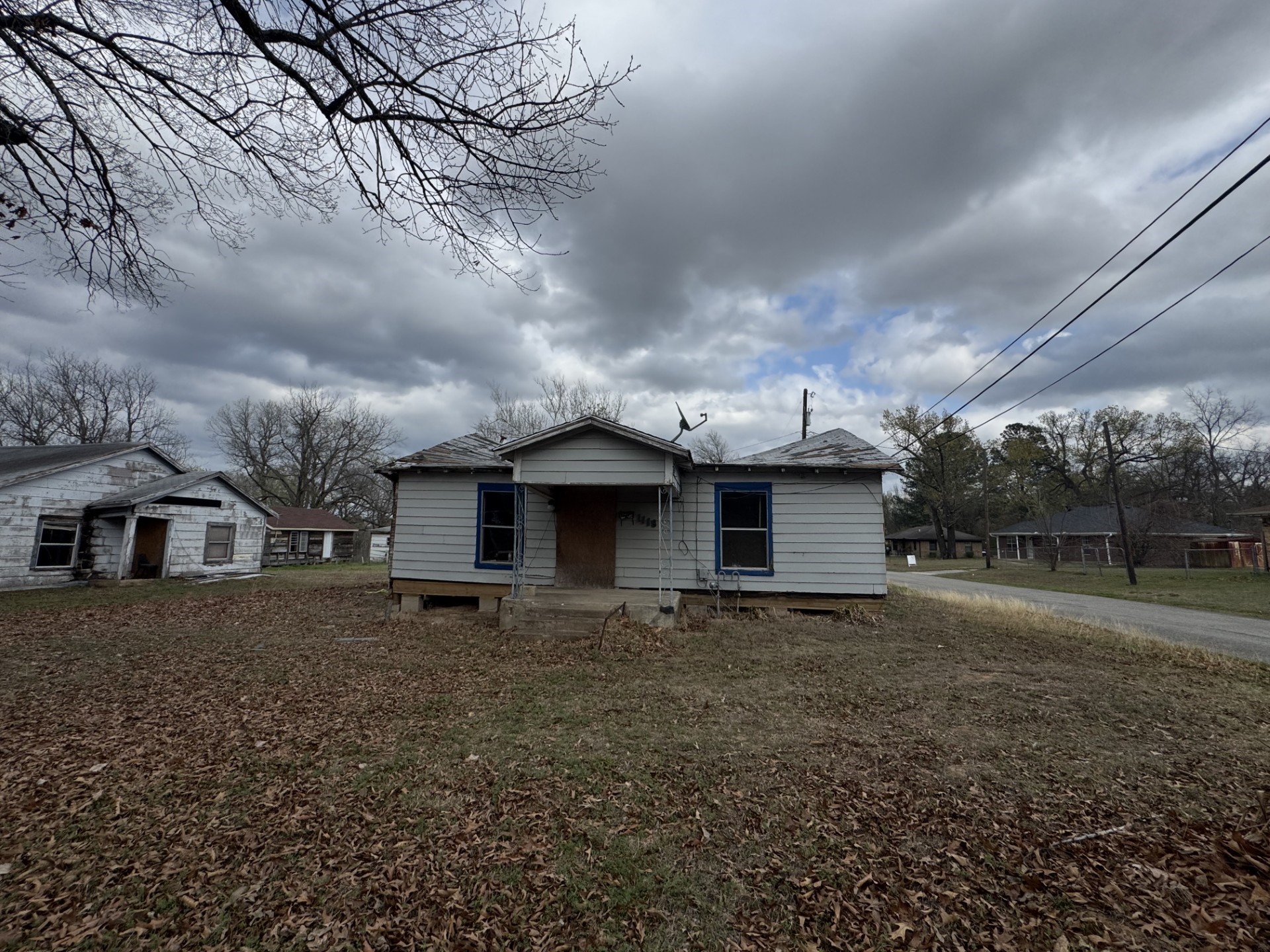 1138 Fitzhugh Paris TX 75460