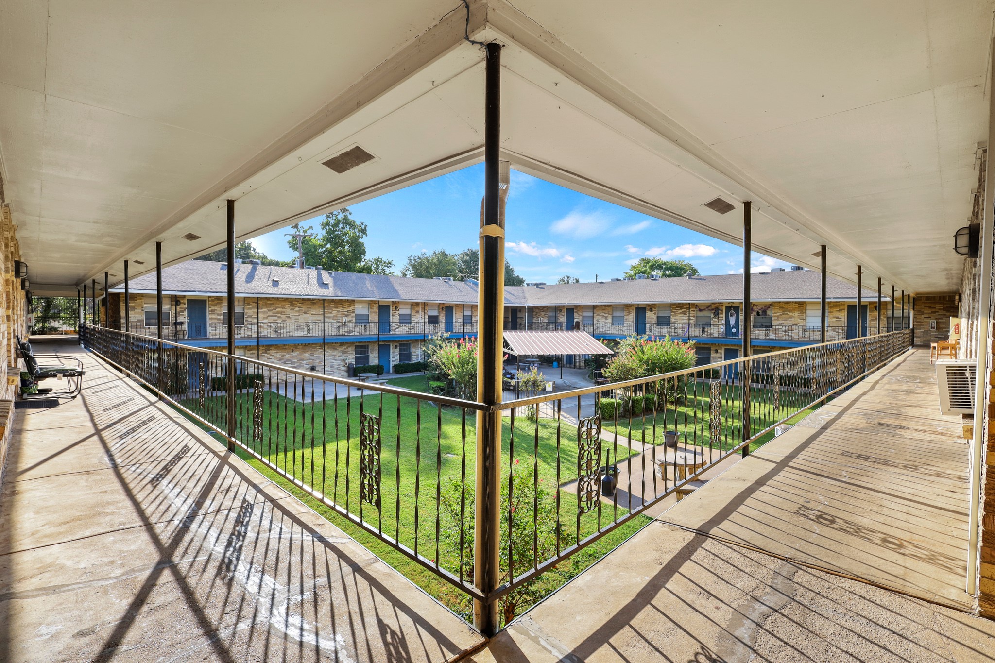 1901 Handley Drive Fort Worth TX 76112