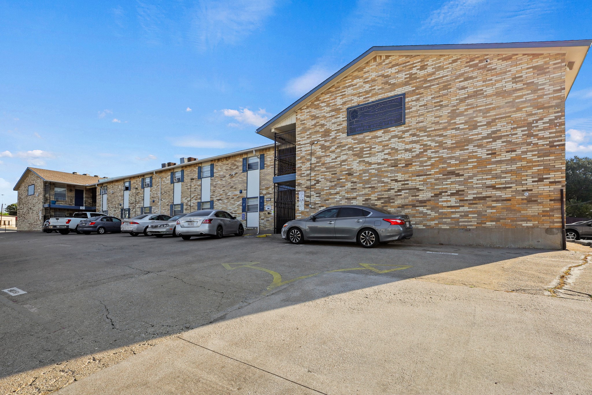 1901 Handley Drive Fort Worth TX 76112