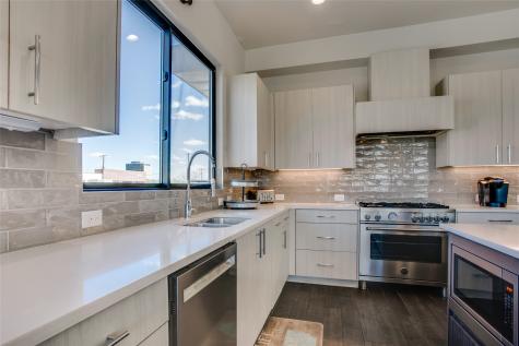410 Melba Street Dallas TX 75208