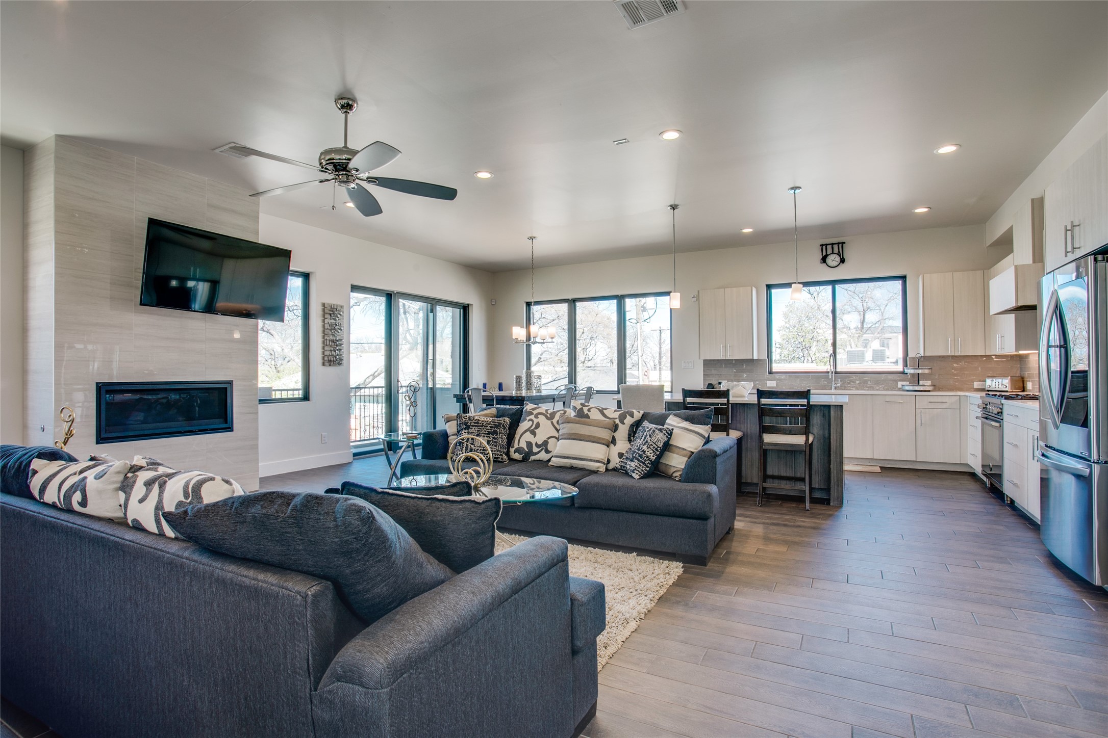 410 Melba Street Dallas TX 75208