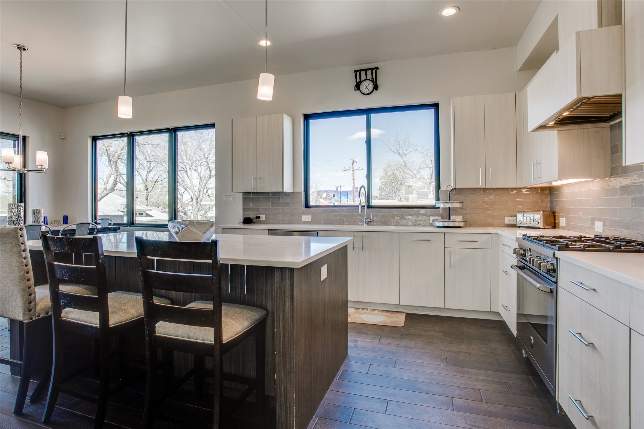 410 Melba Street Dallas TX 75208
