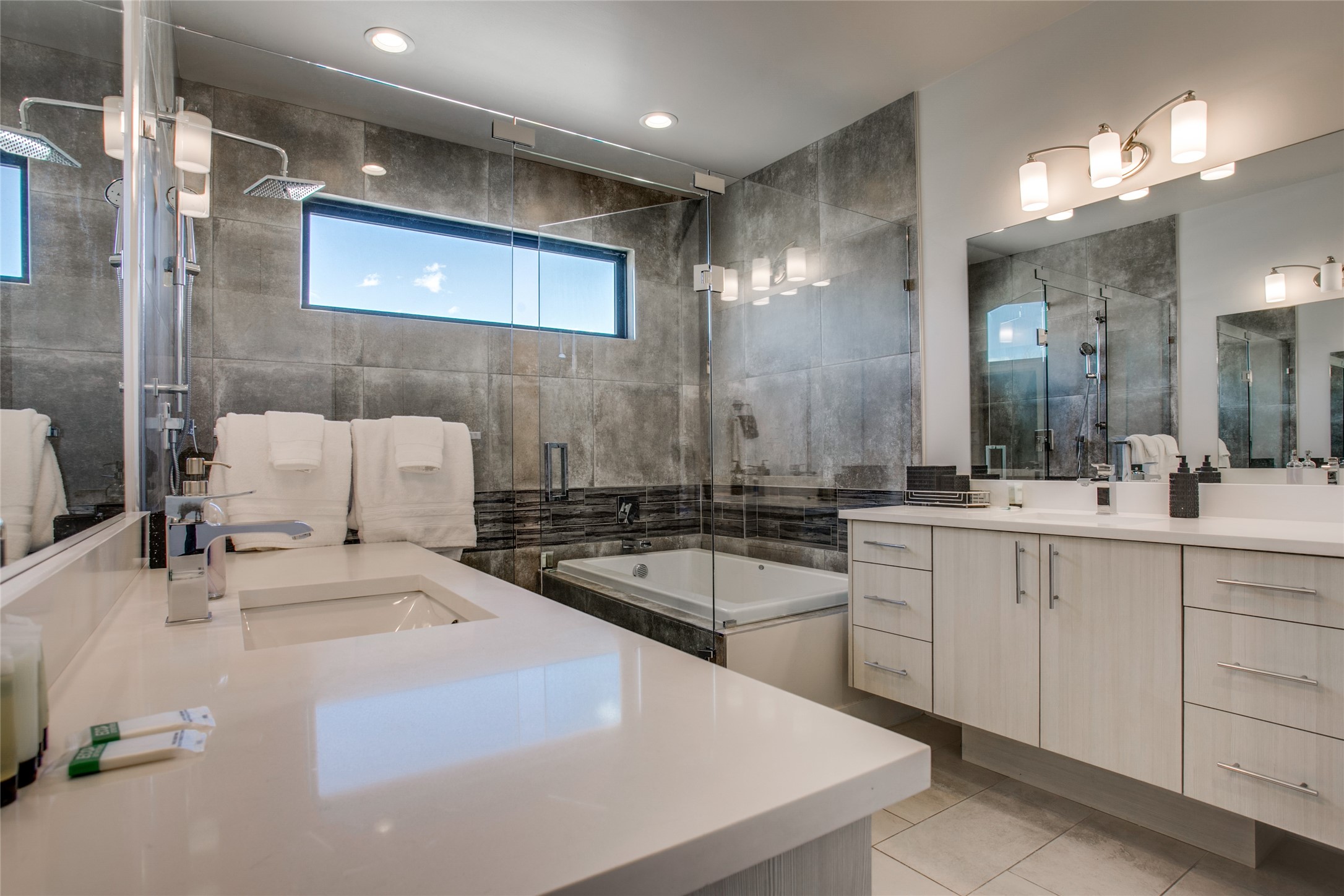 410 Melba Street Dallas TX 75208