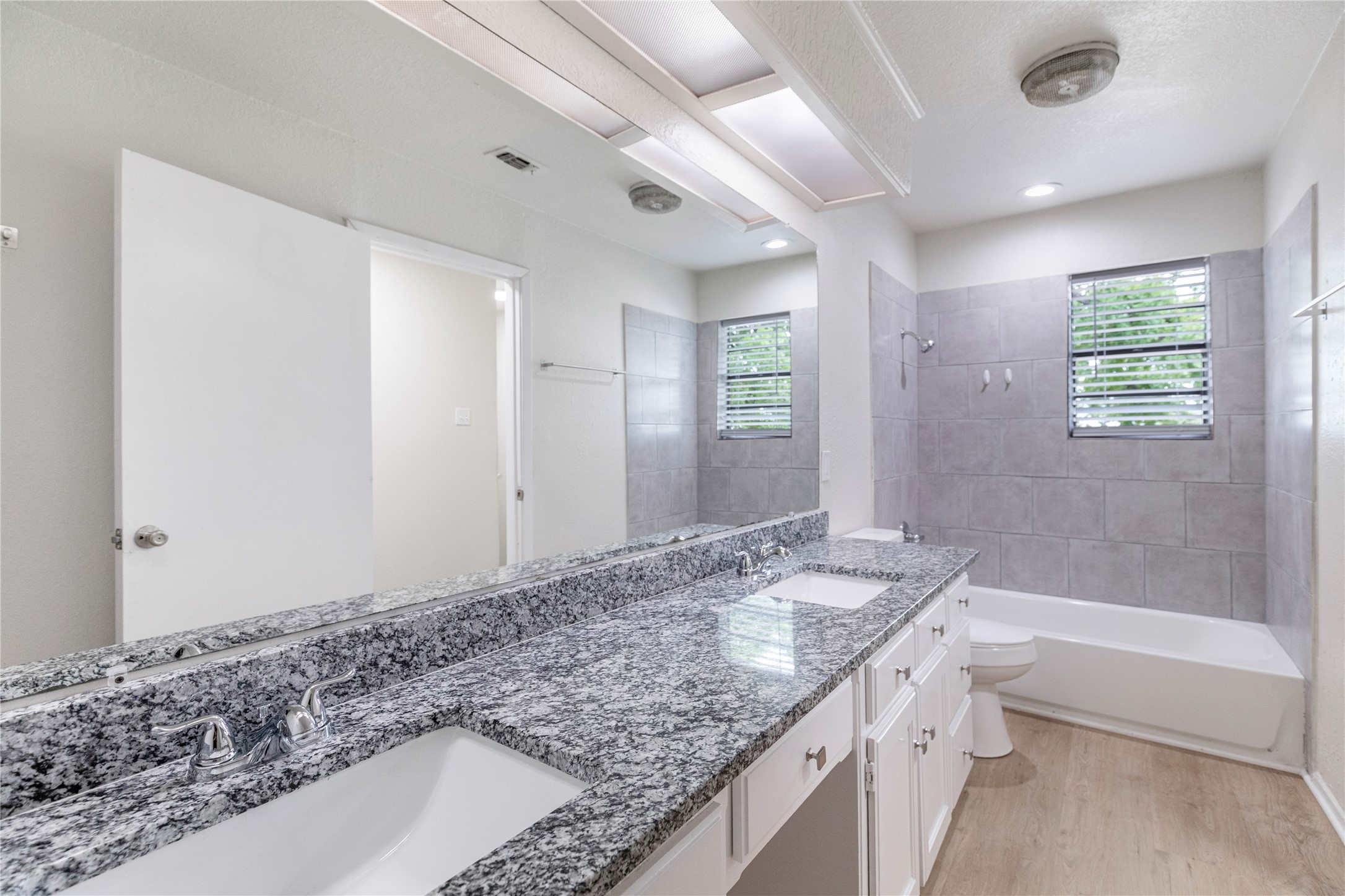 1620 Brown Trail Hurst TX 76054