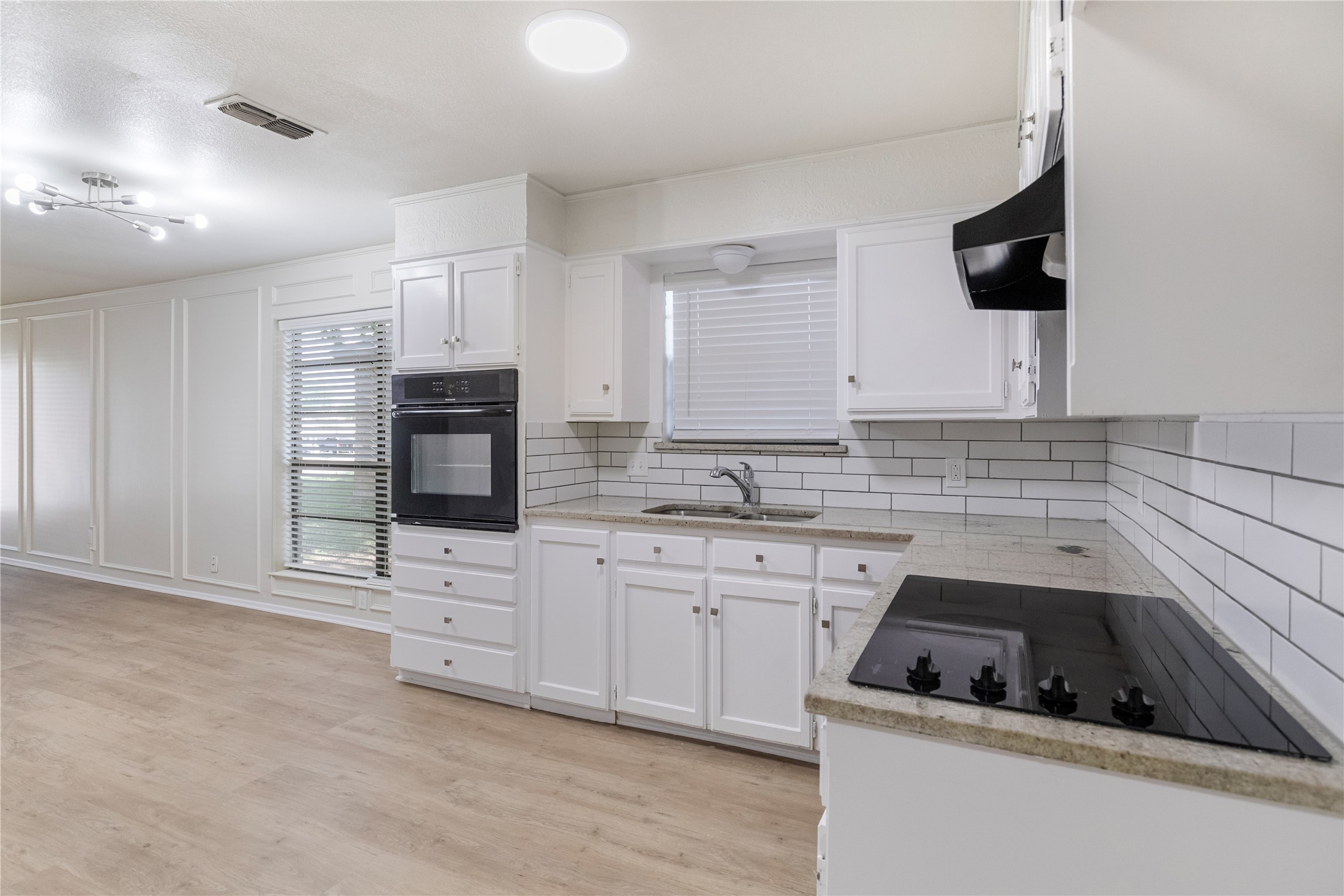 1620 Brown Trail Hurst TX 76054