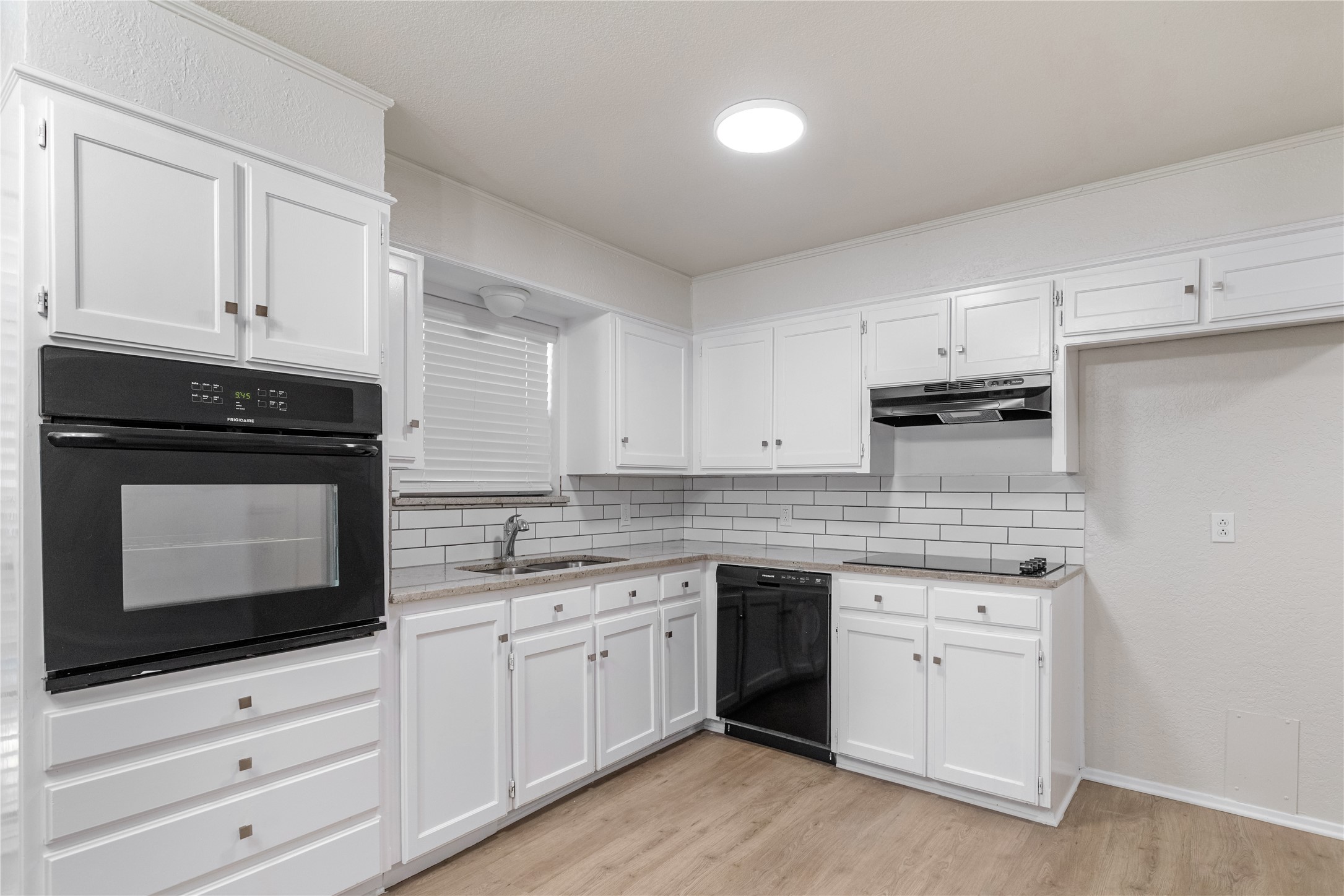1620 Brown Trail Hurst TX 76054