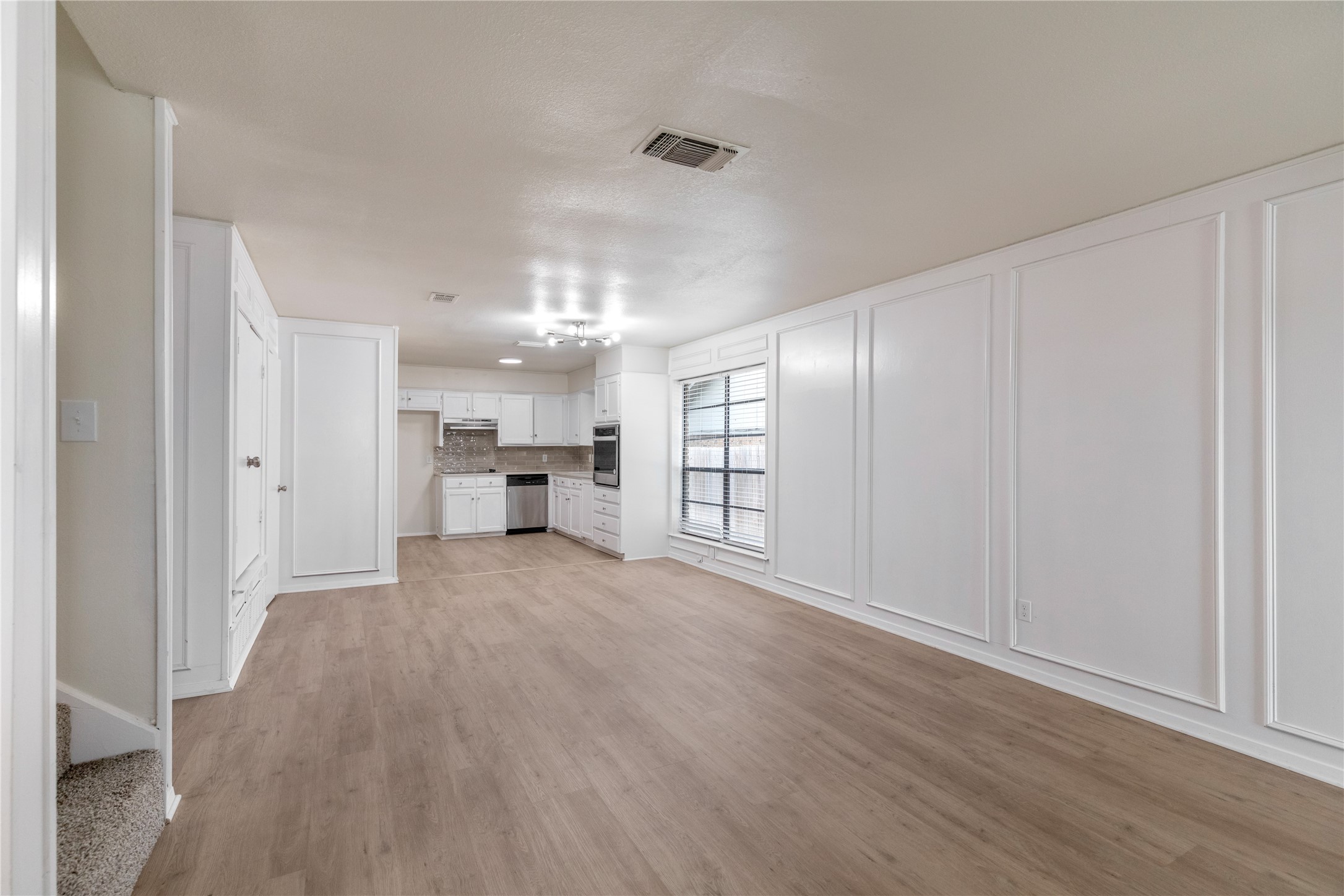 1620 Brown Trail Hurst TX 76054