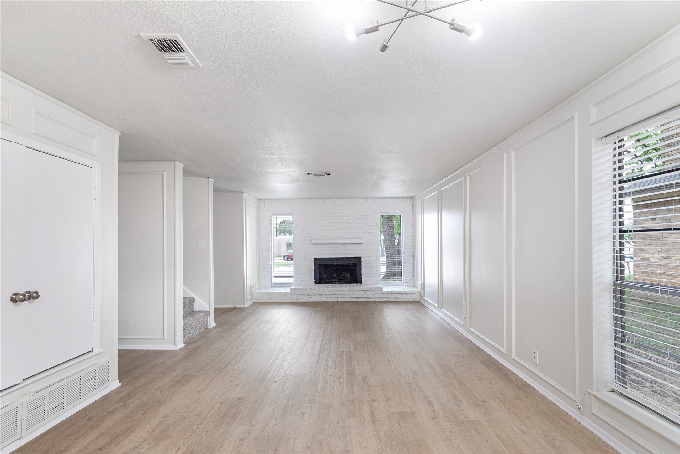1620 Brown Trail Hurst TX 76054