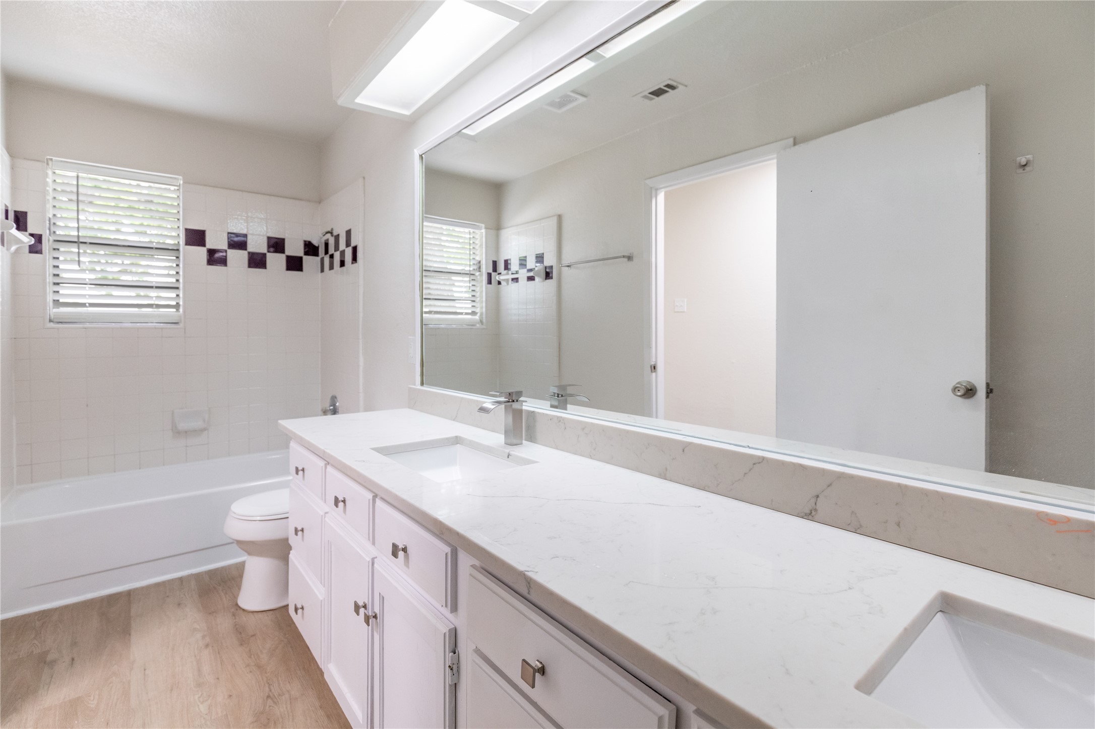 1620 Brown Trail Hurst TX 76054