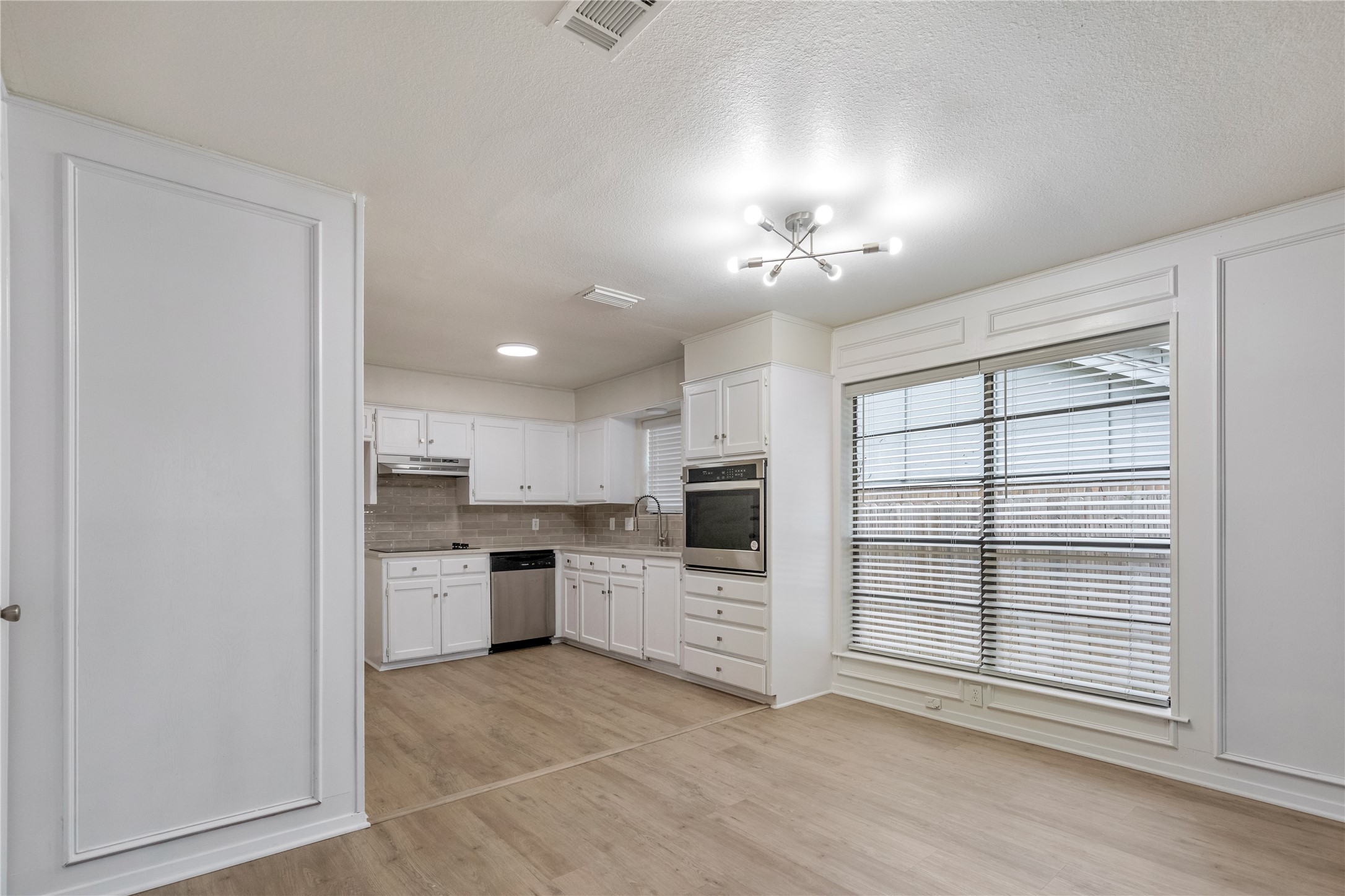 1620 Brown Trail Hurst TX 76054