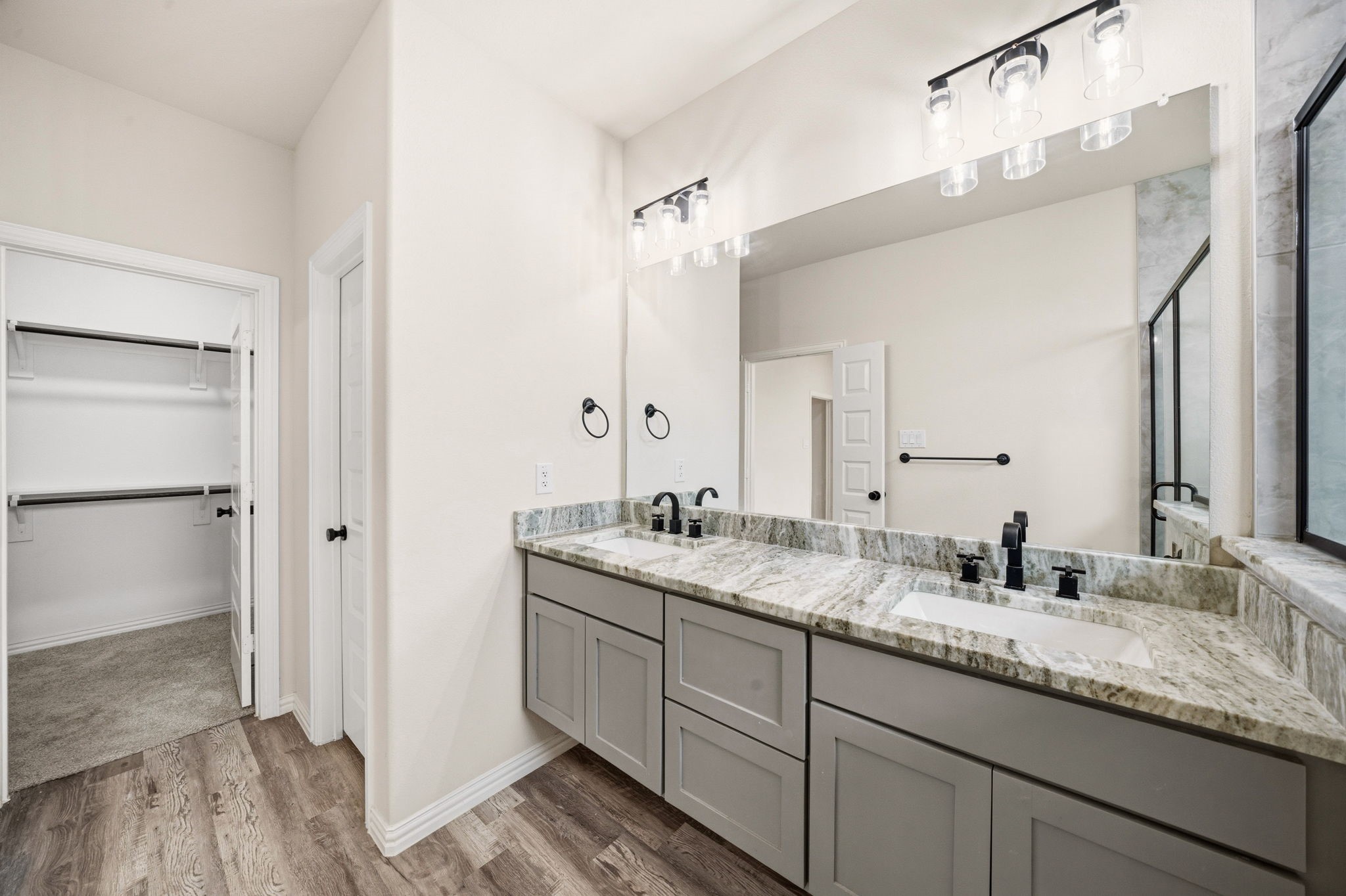 1609 Mignon Drive Arlington TX 76010