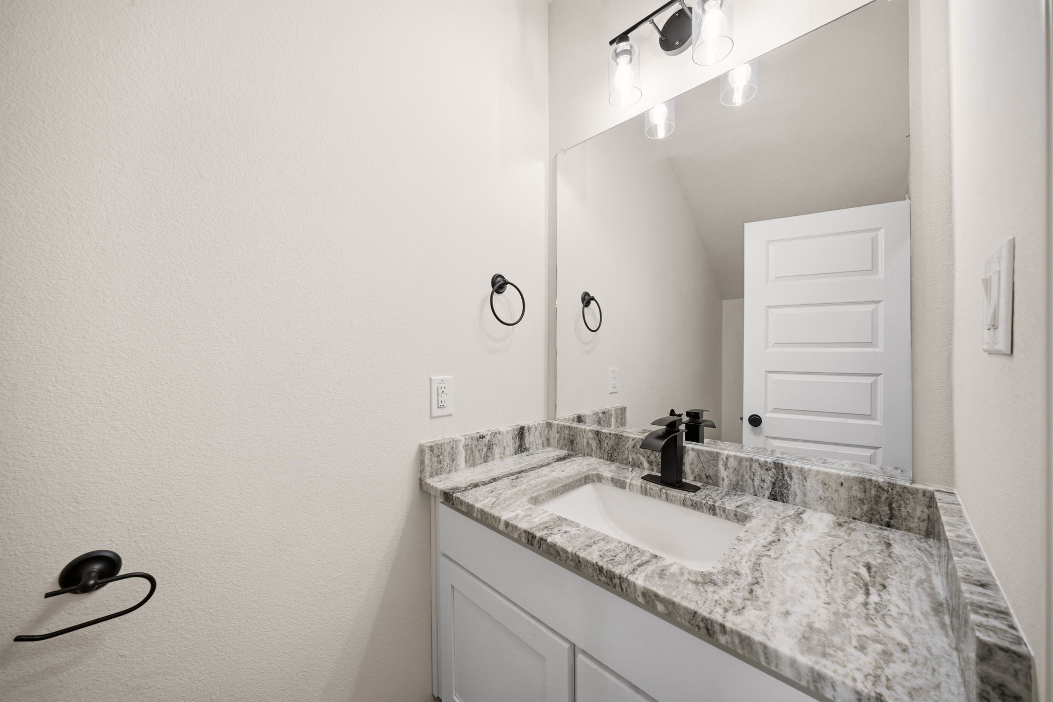 1609 Mignon Drive Arlington TX 76010