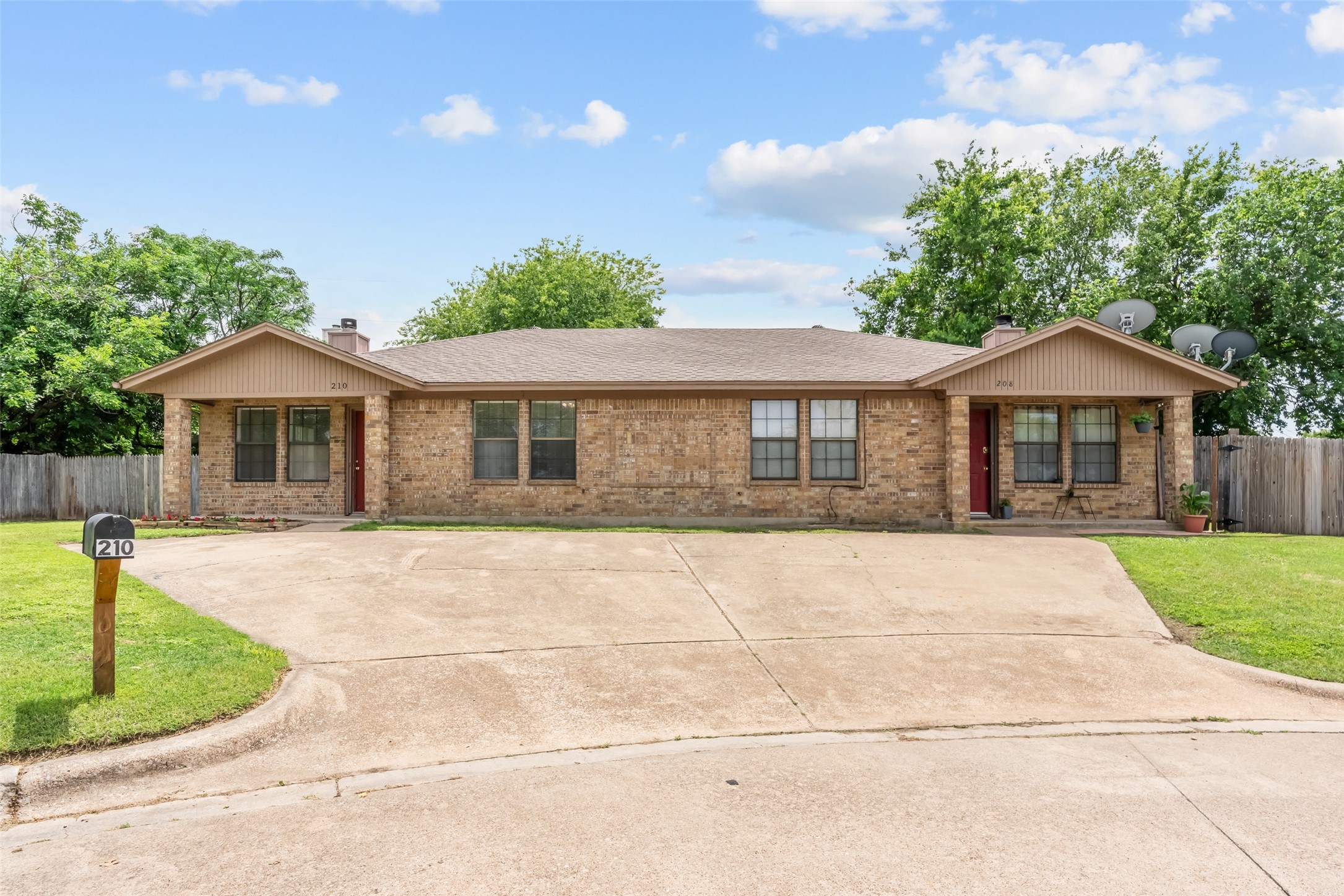 208 Lanham Court White Settlement TX 76108