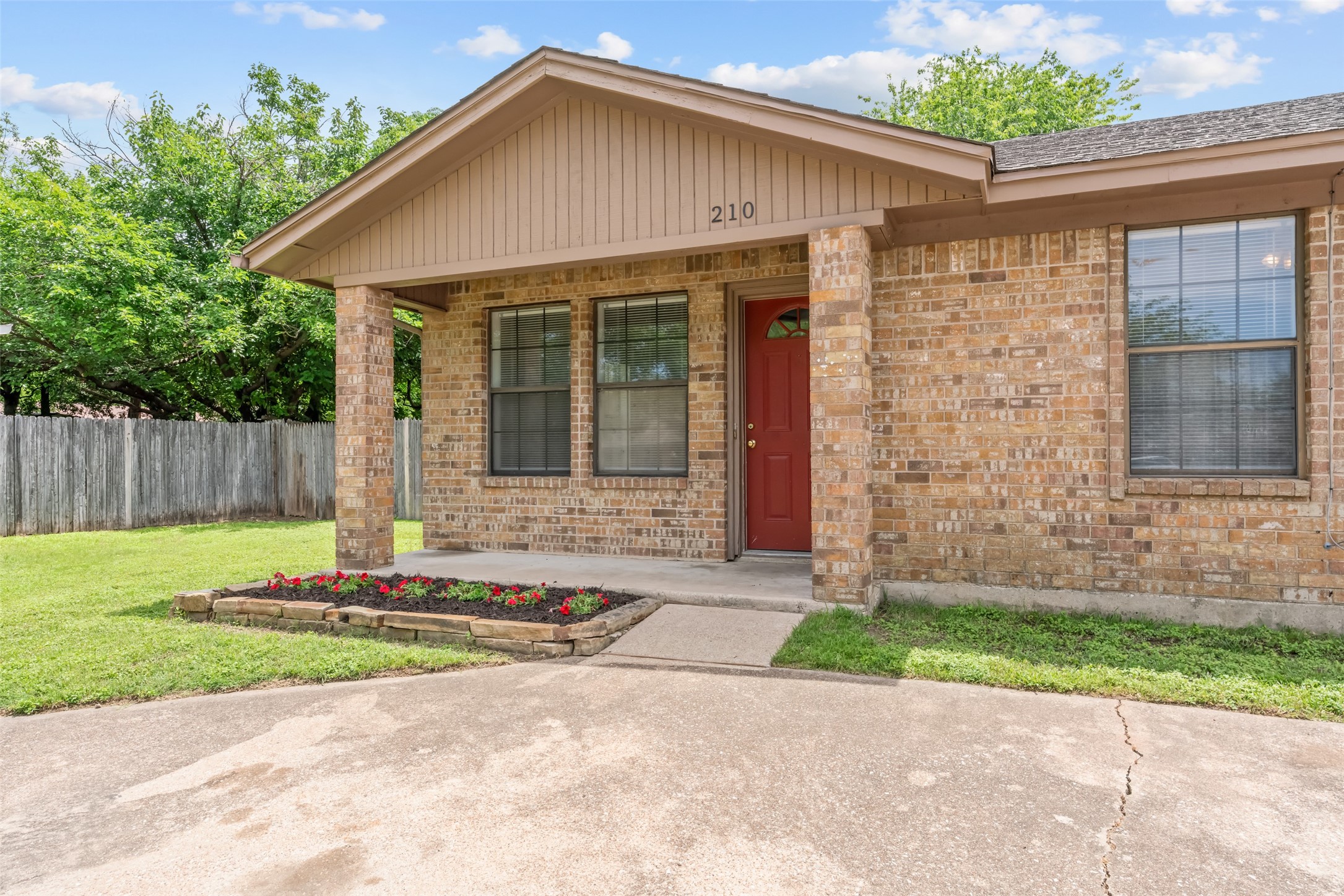 208 Lanham Court White Settlement TX 76108