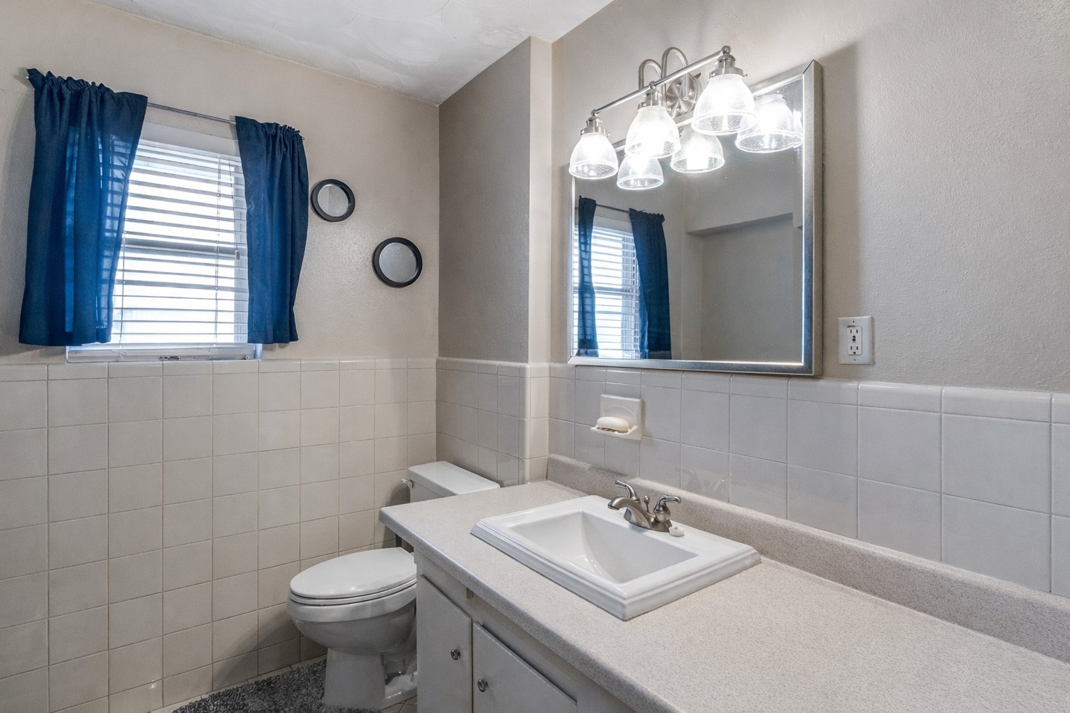 11315-11317 Lochwood Boulevard Dallas TX 75218