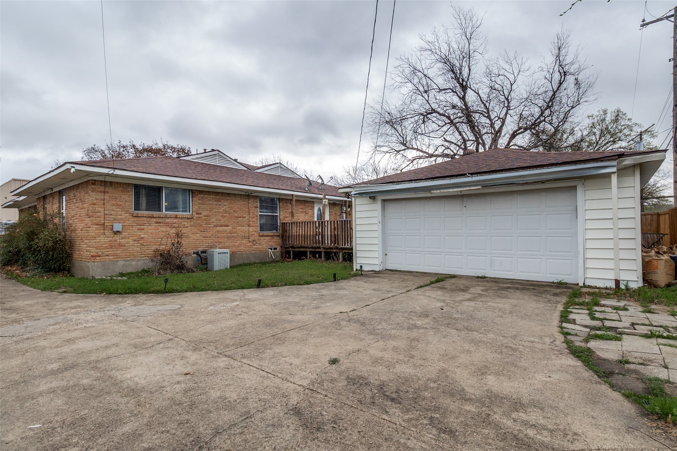 11315-11317 Lochwood Boulevard Dallas TX 75218