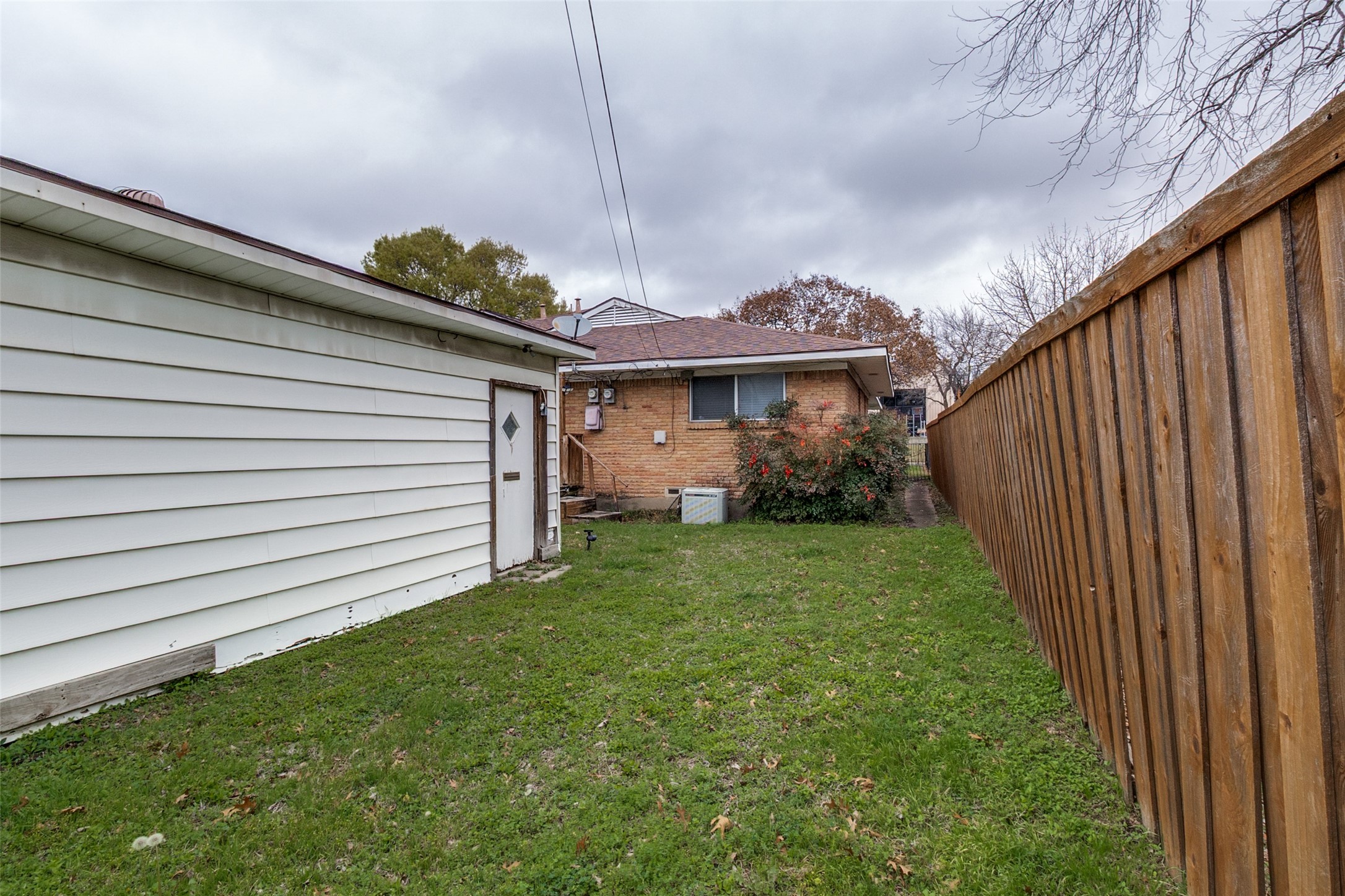 11315-11317 Lochwood Boulevard Dallas TX 75218