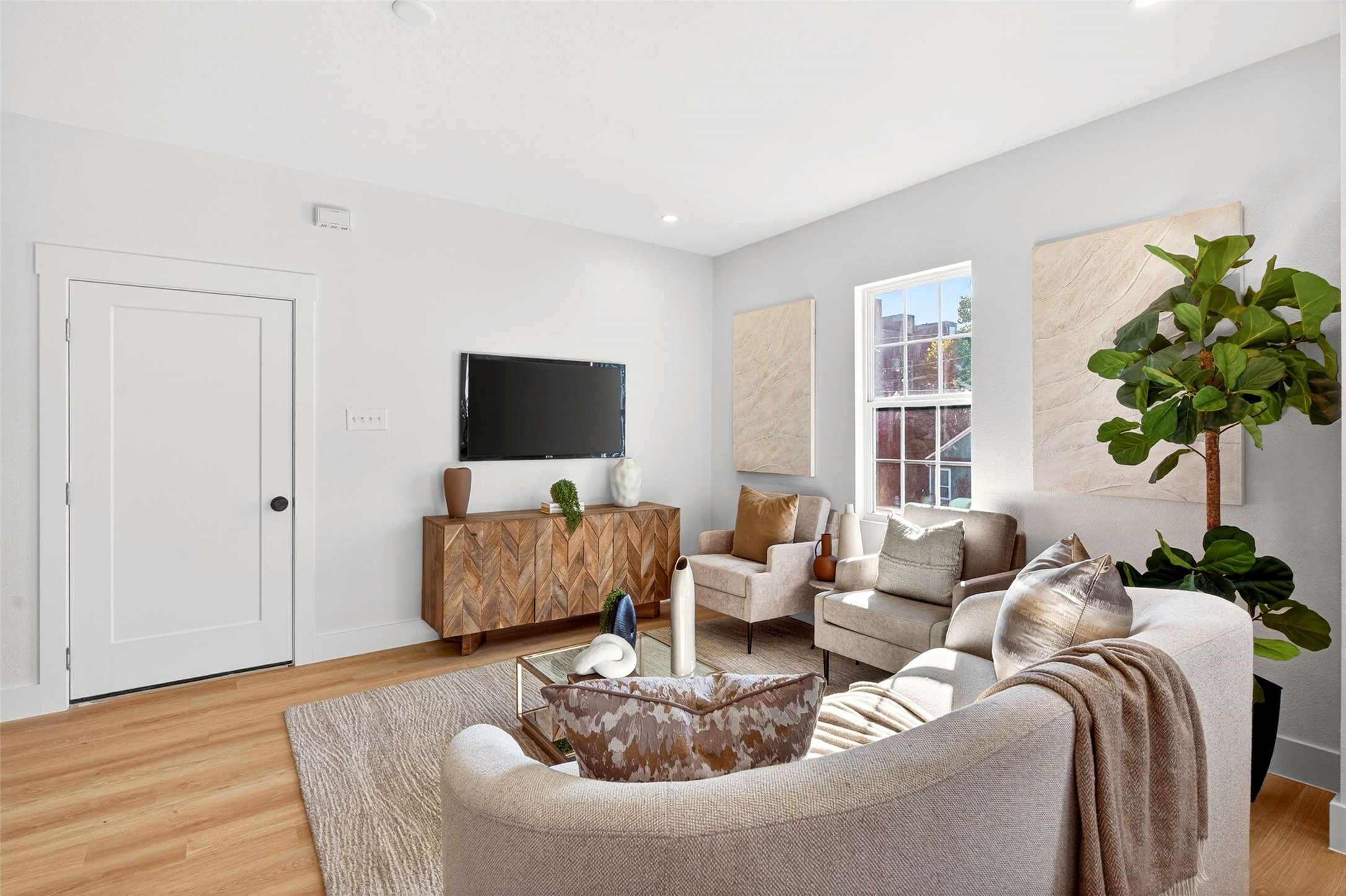 435 W 9th Street Dallas TX 75208