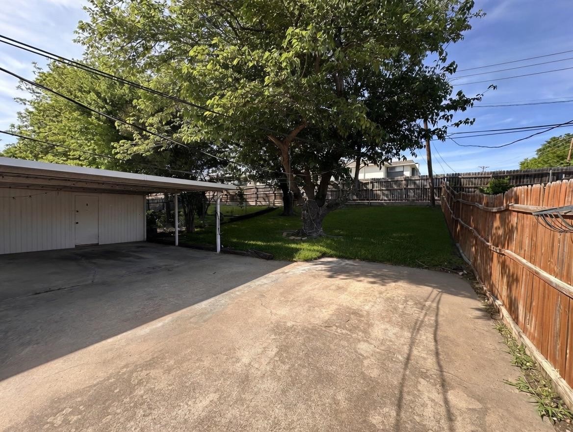 8230 El Retiro Road Fort Worth TX 76116