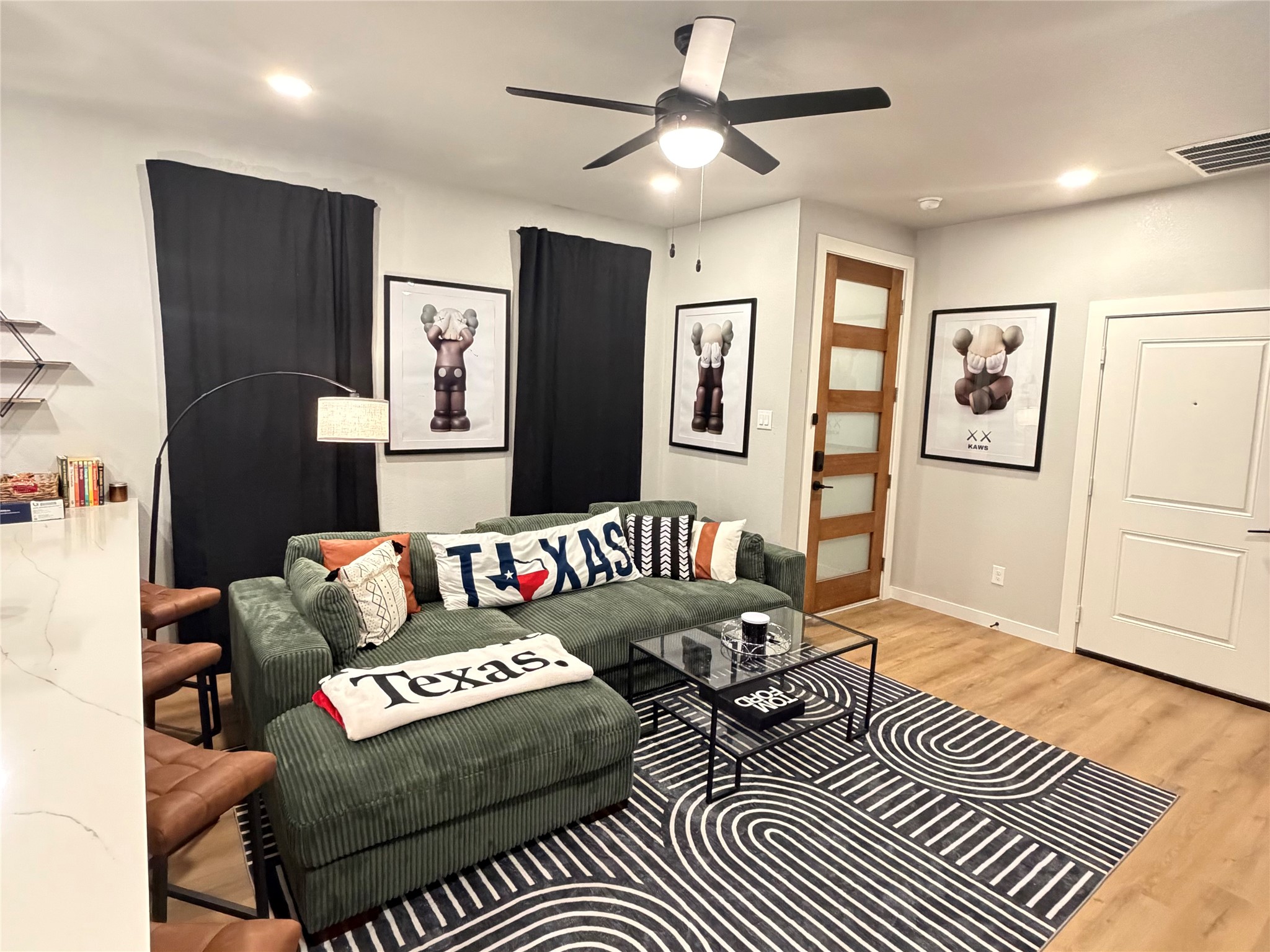 1654 Hudspeth Avenue Dallas TX 75216
